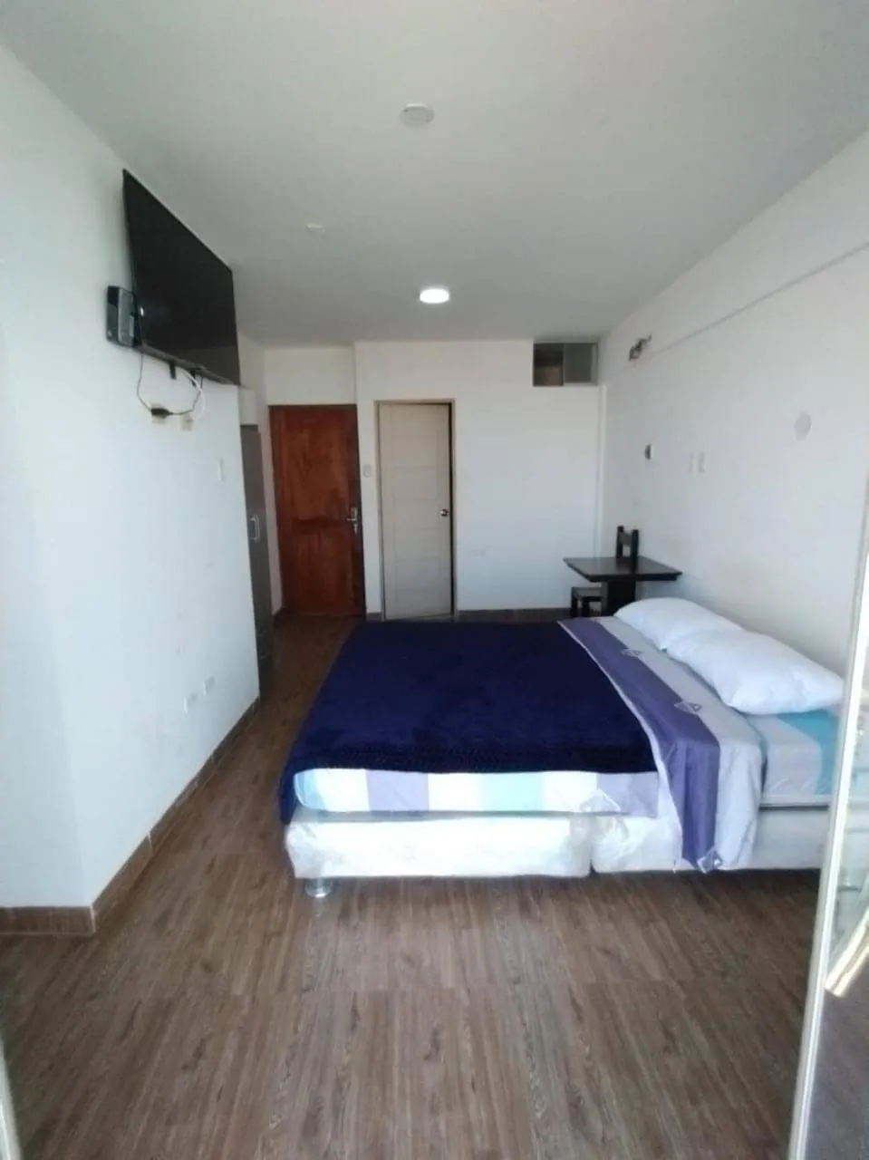 Bed in Hotel Royal Olympic