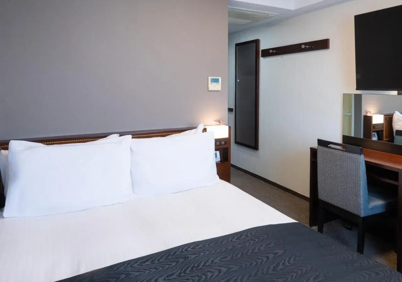 Double Room - Non-Smoking in APA Hotel Haneda Anamori Inari Ekimae Double Room - Non-Smoking in APA Hotel Haneda Anamori Inari Ekimae