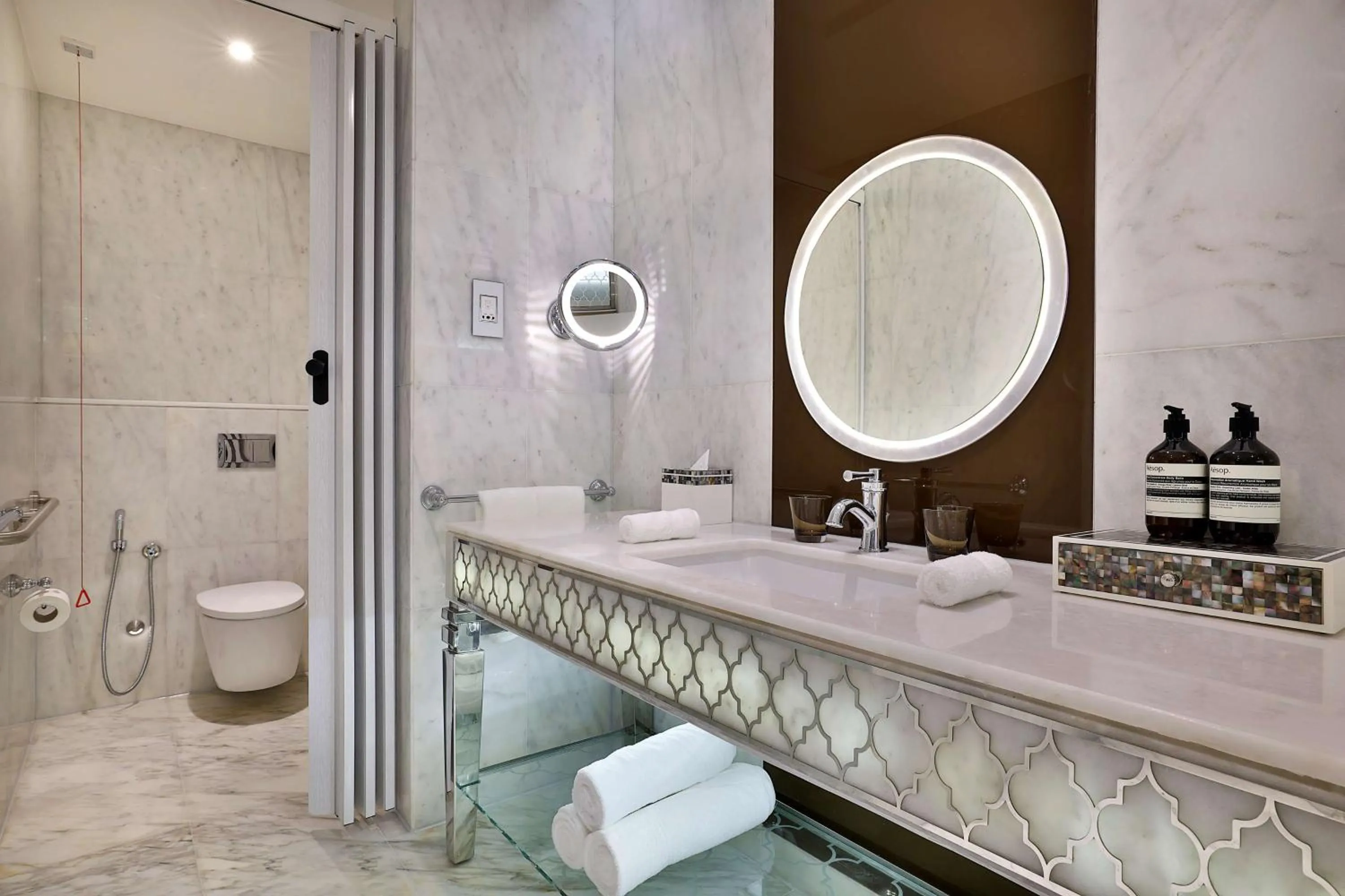 Toilet in Waldorf Astoria Dubai Palm Jumeirah