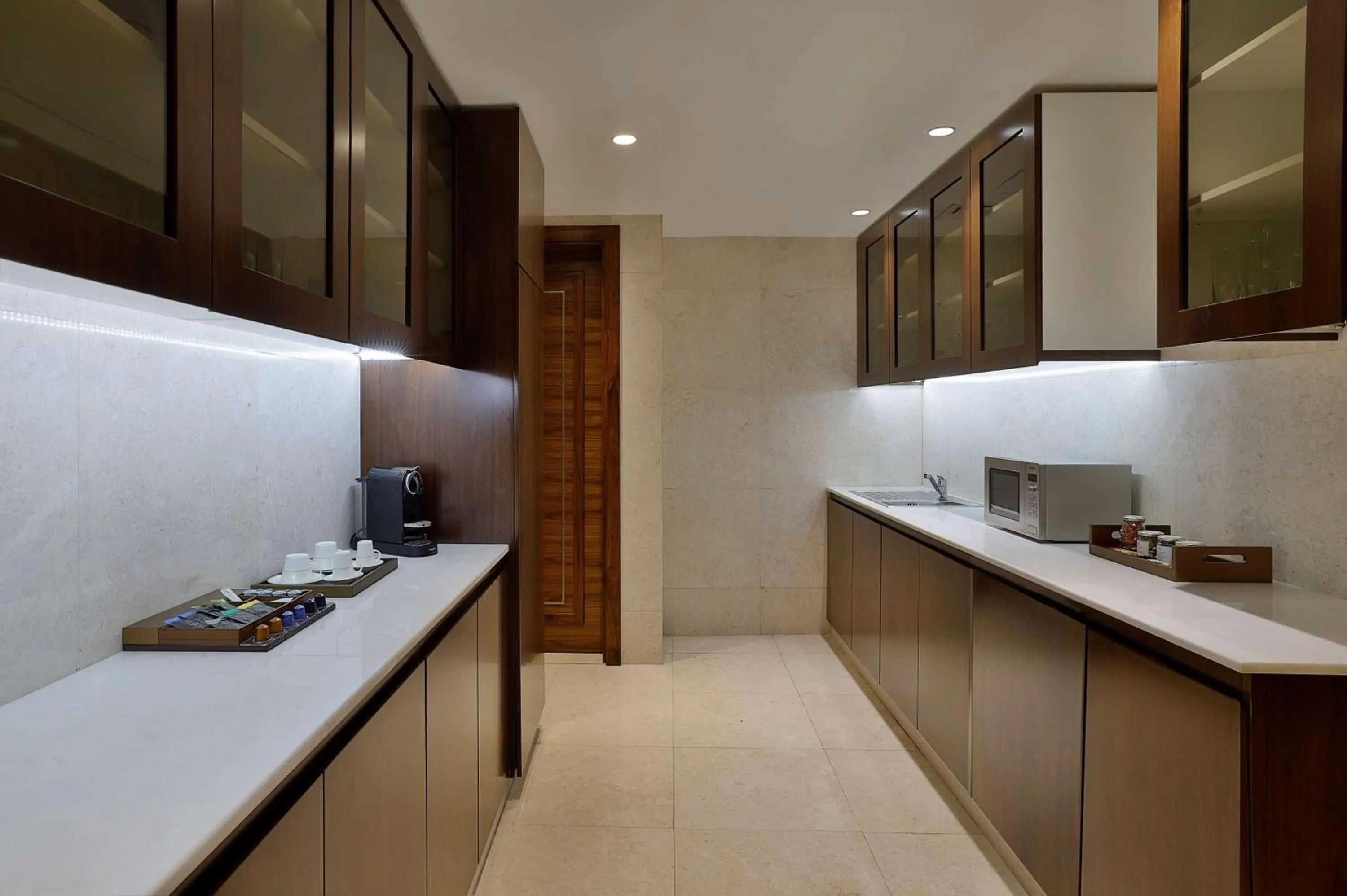 Kitchen or kitchenette in Waldorf Astoria Dubai Palm Jumeirah