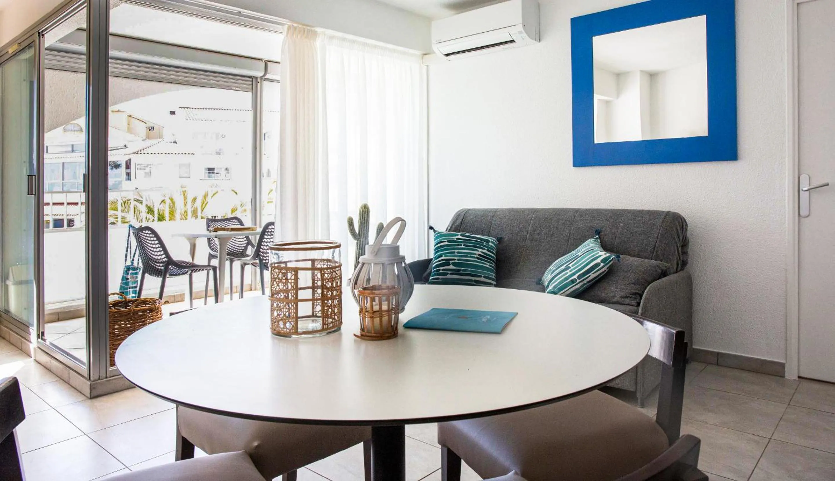 Balcony/Terrace in Résidence Pierre & Vacances Les Bulles de Mer