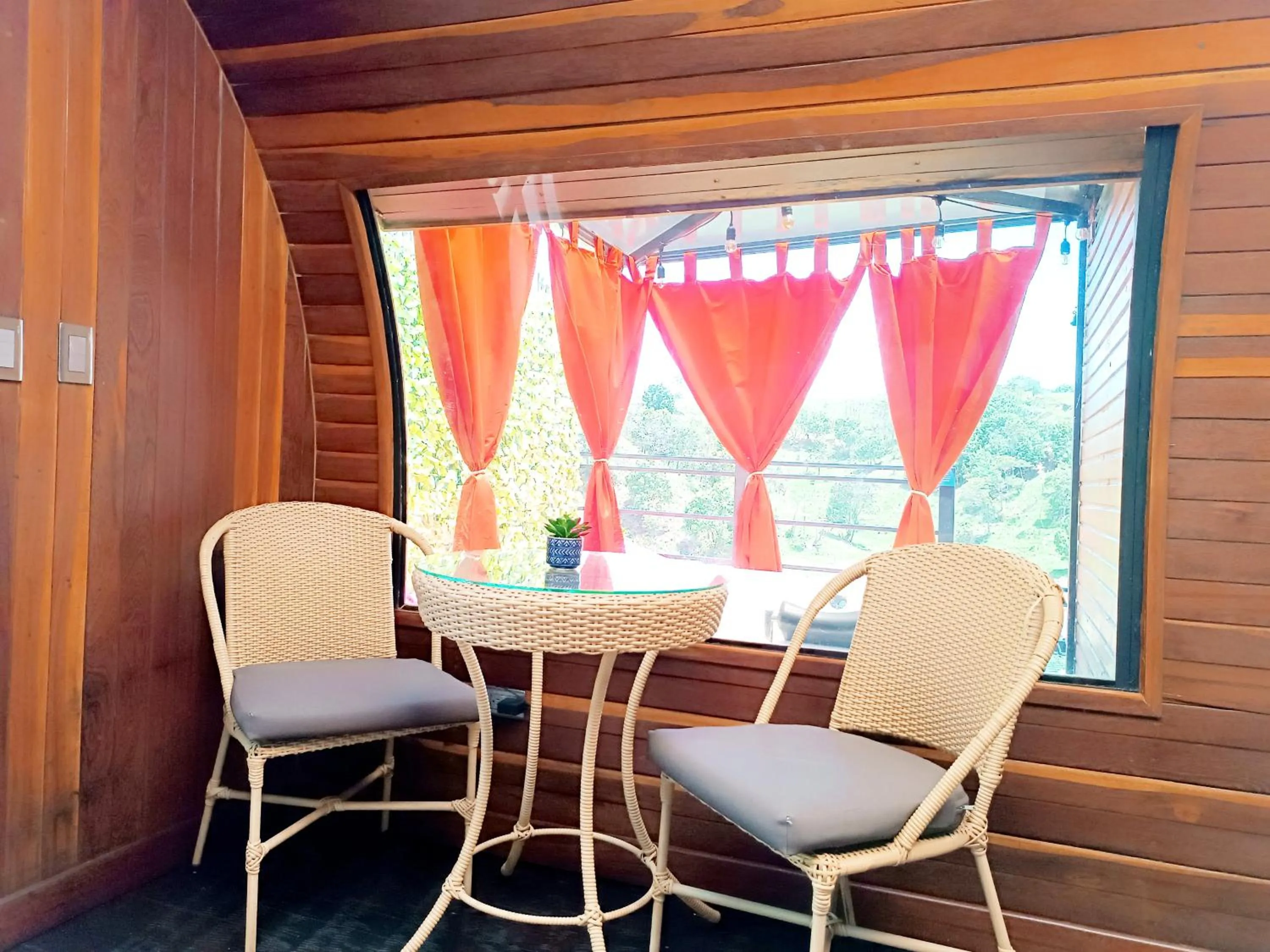 Dining area in Glamping The Mountain