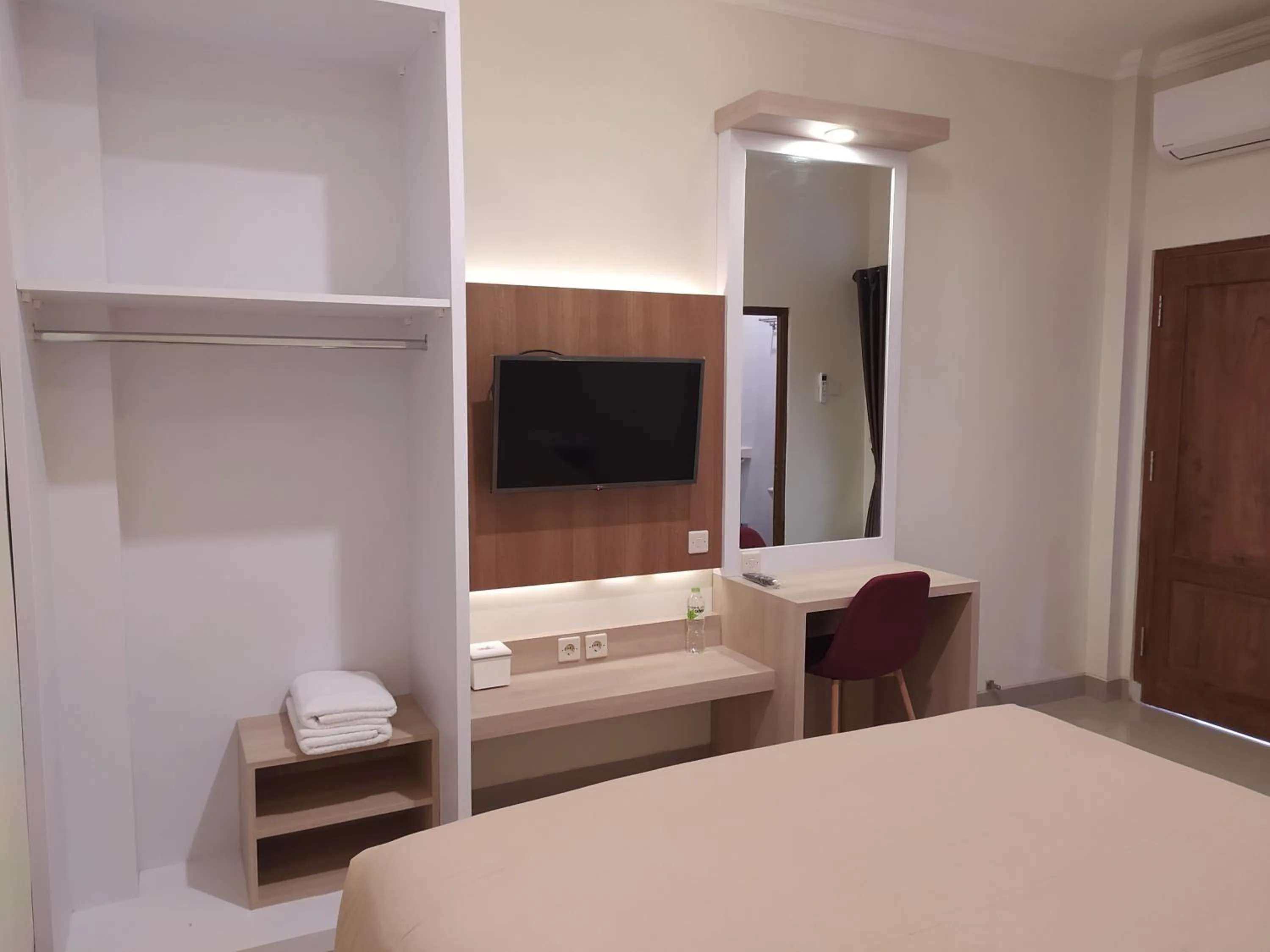 Bedroom, Bed in Omah Nayan