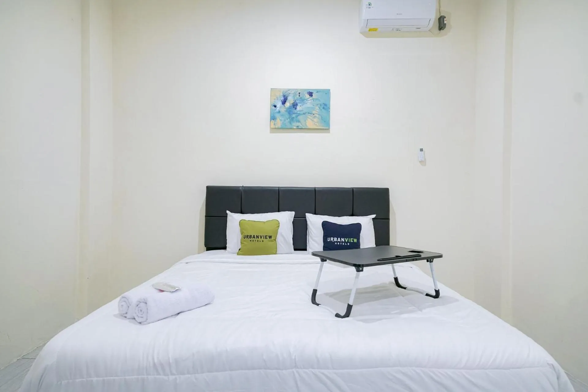 Bedroom, Bed in Urbanview Hotel Gatot Subroto Lampung by RedDoorz