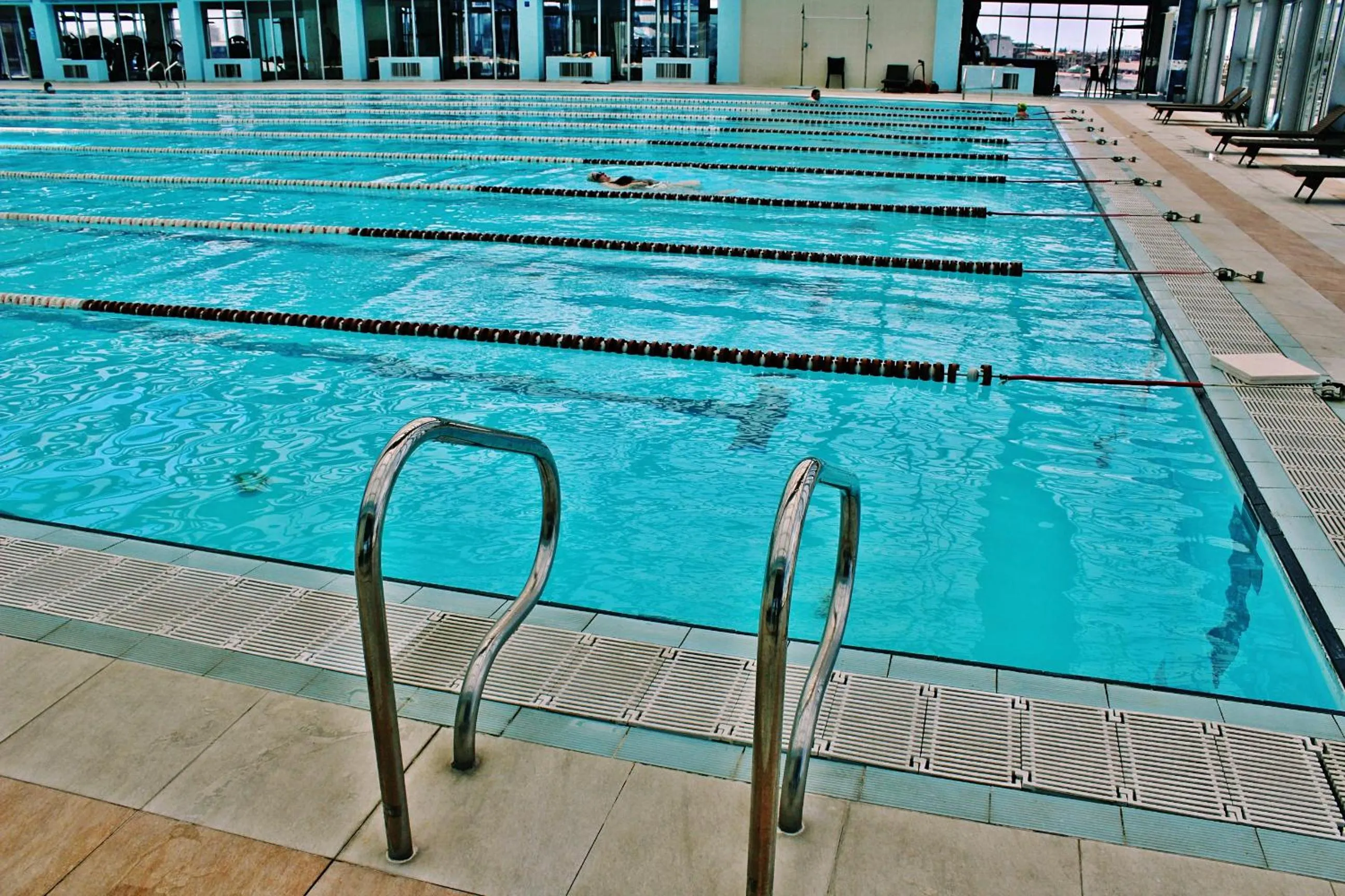 Swimming pool in Mardi Plaza Hotel