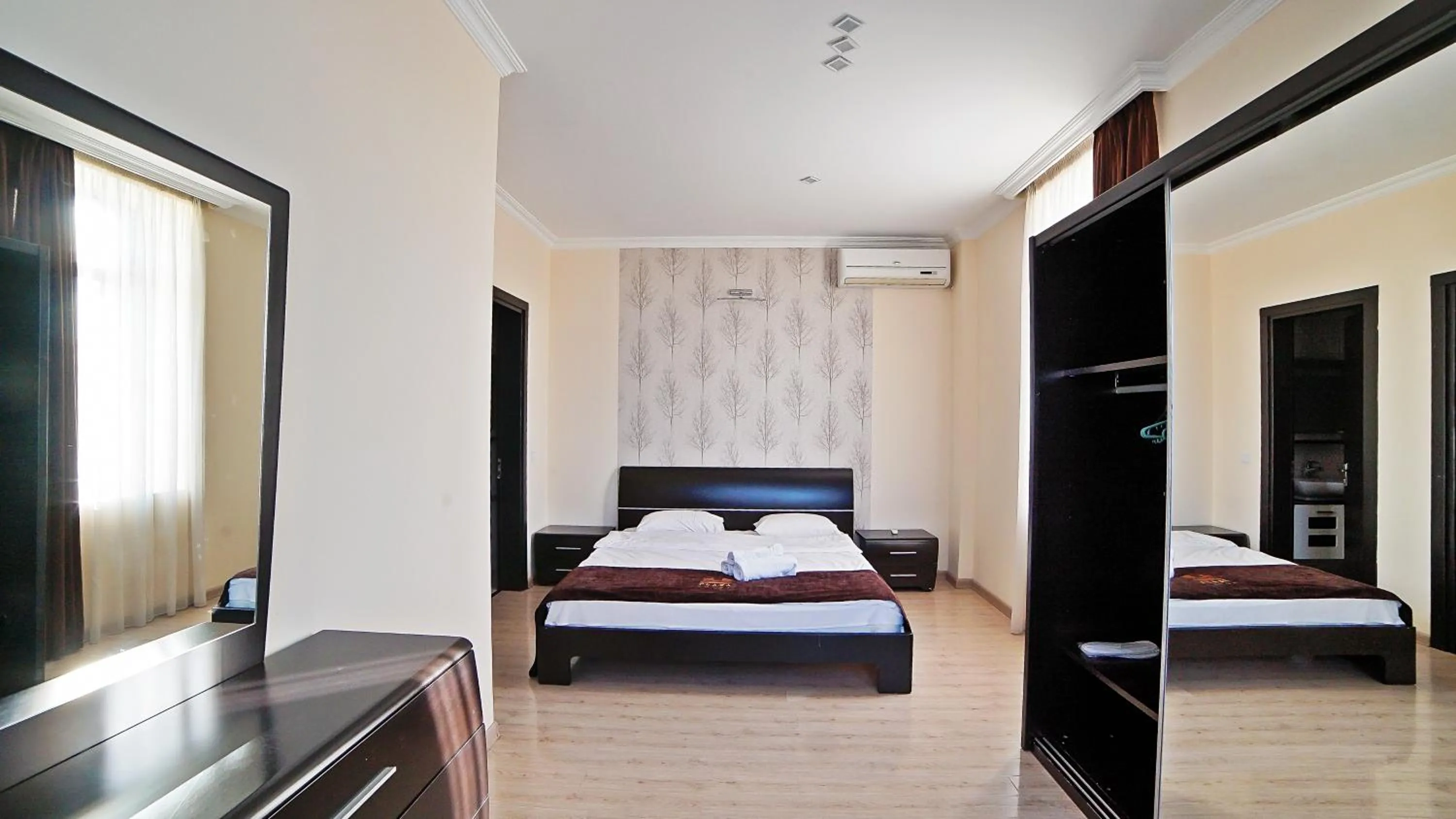 Photo of the whole room in Mardi Plaza Hotel