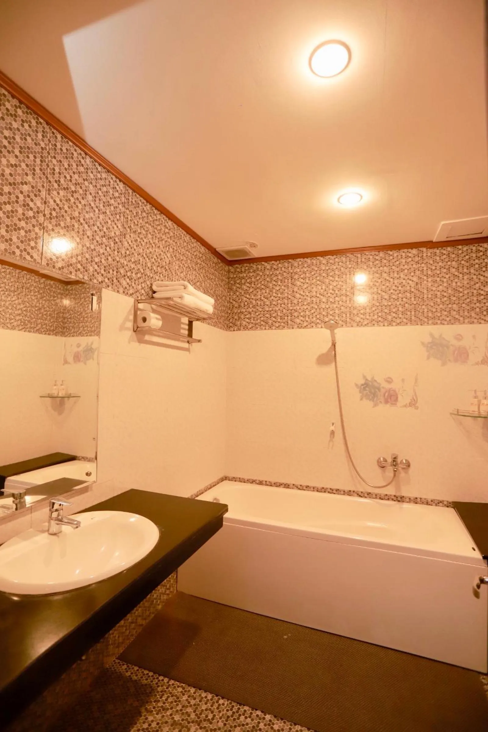 Bath in Lien Do Star Hotel