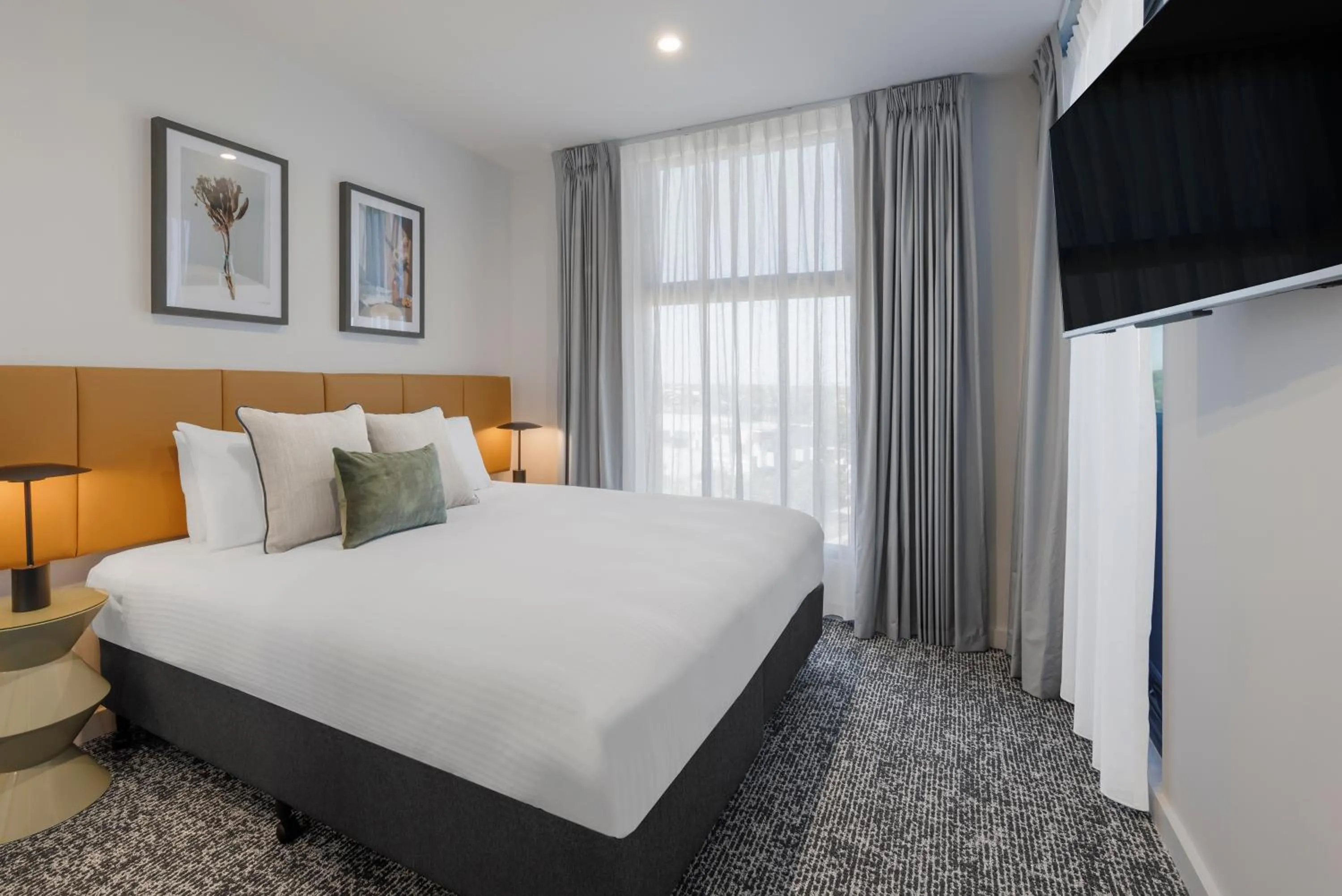 Bed in Punthill Essendon North