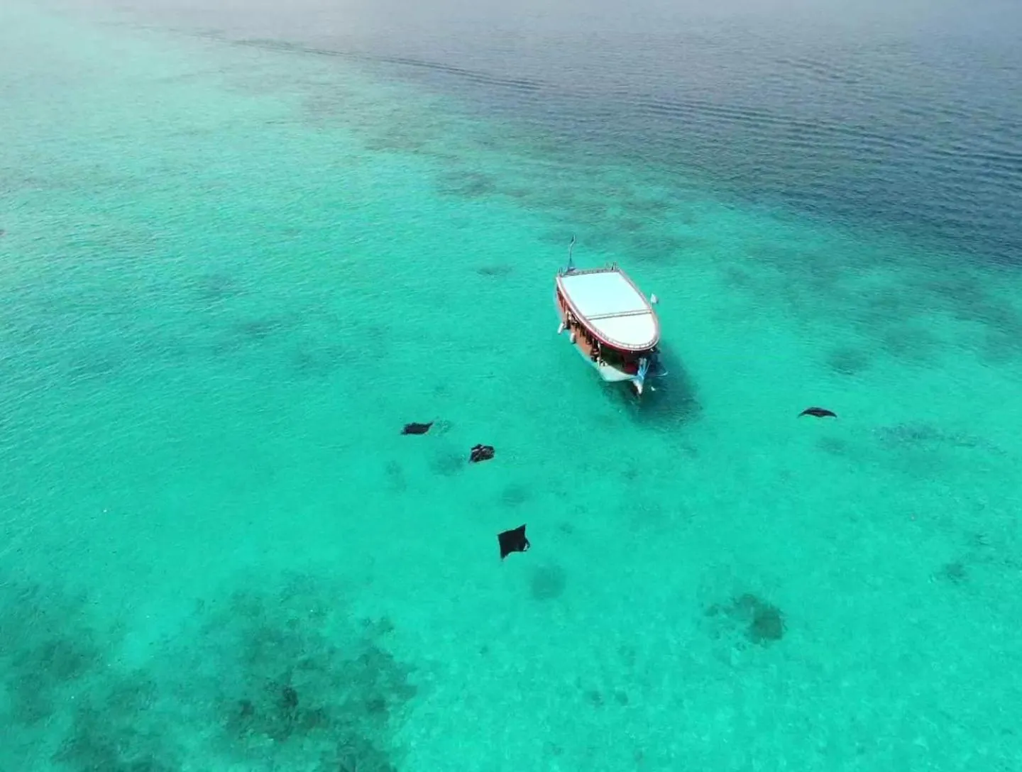 Sunrise by white sand dhigurah