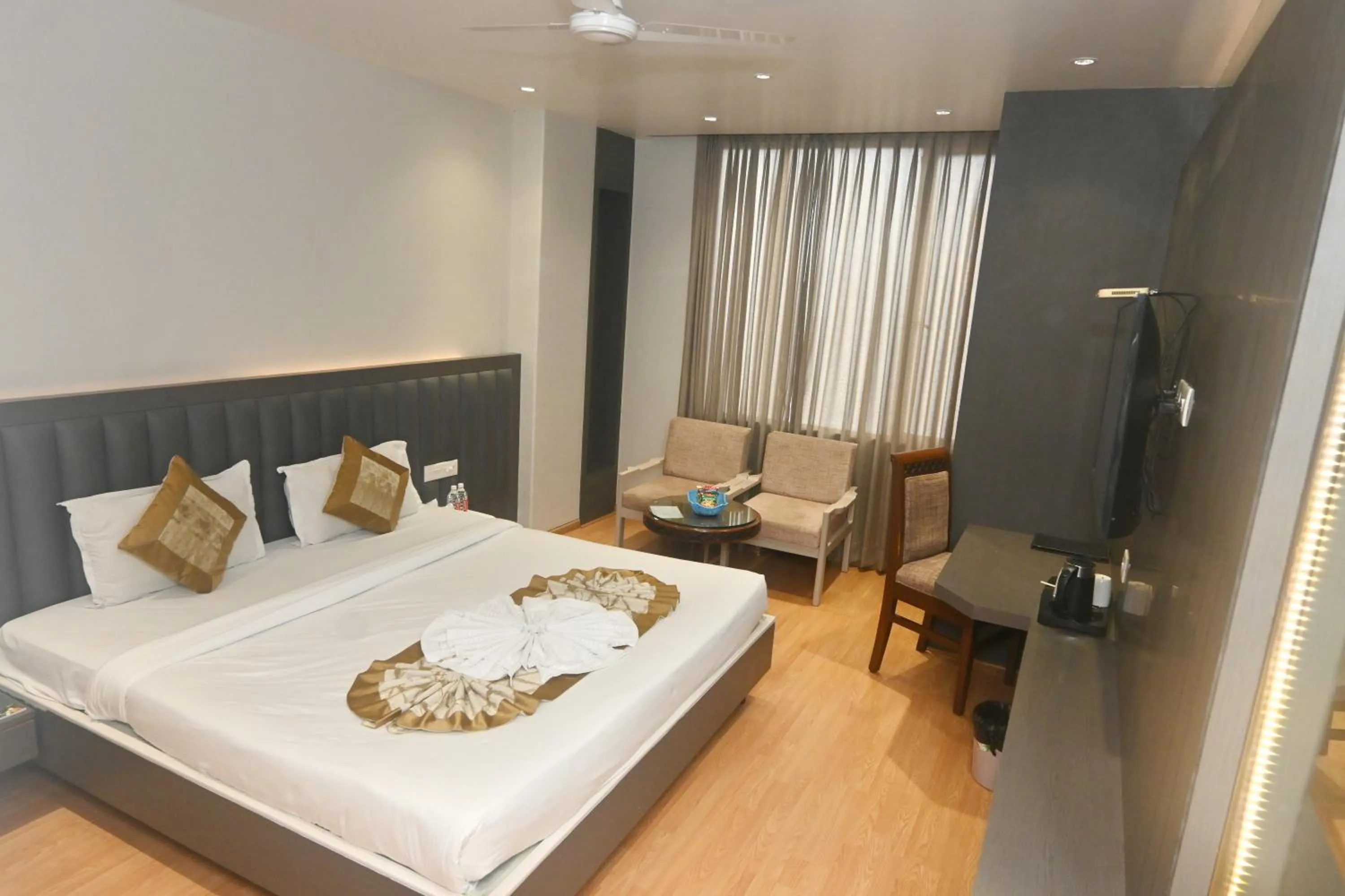 Bed in Simran Heritage(Business Hotel