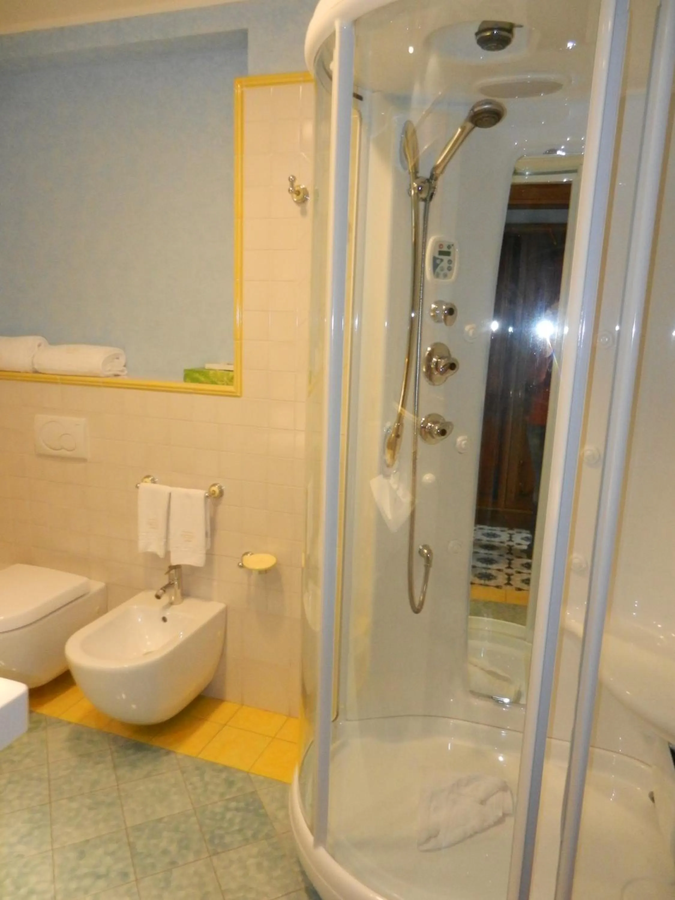 Bathroom in Hotel Aktea