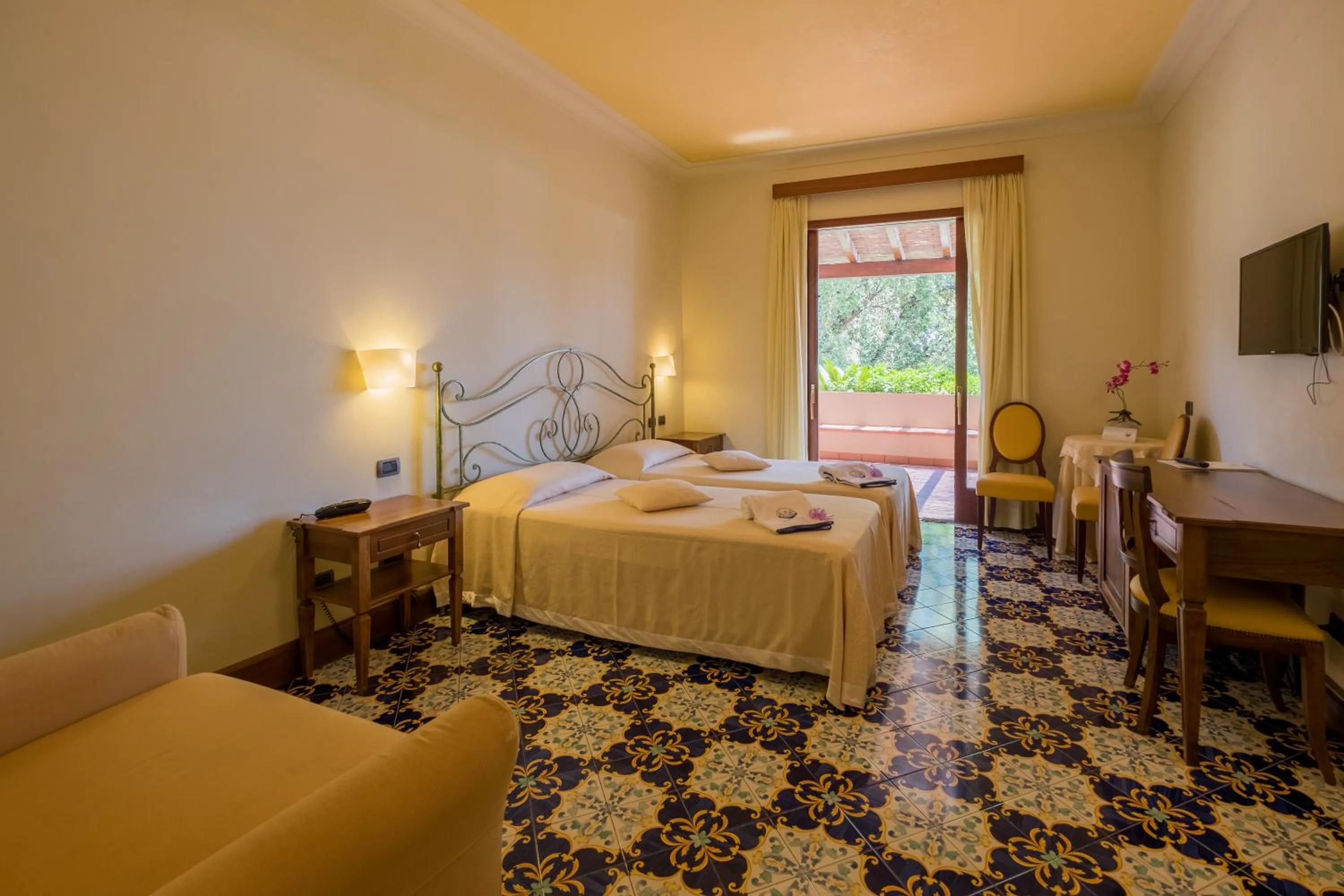 Bedroom, Bed in Hotel Aktea