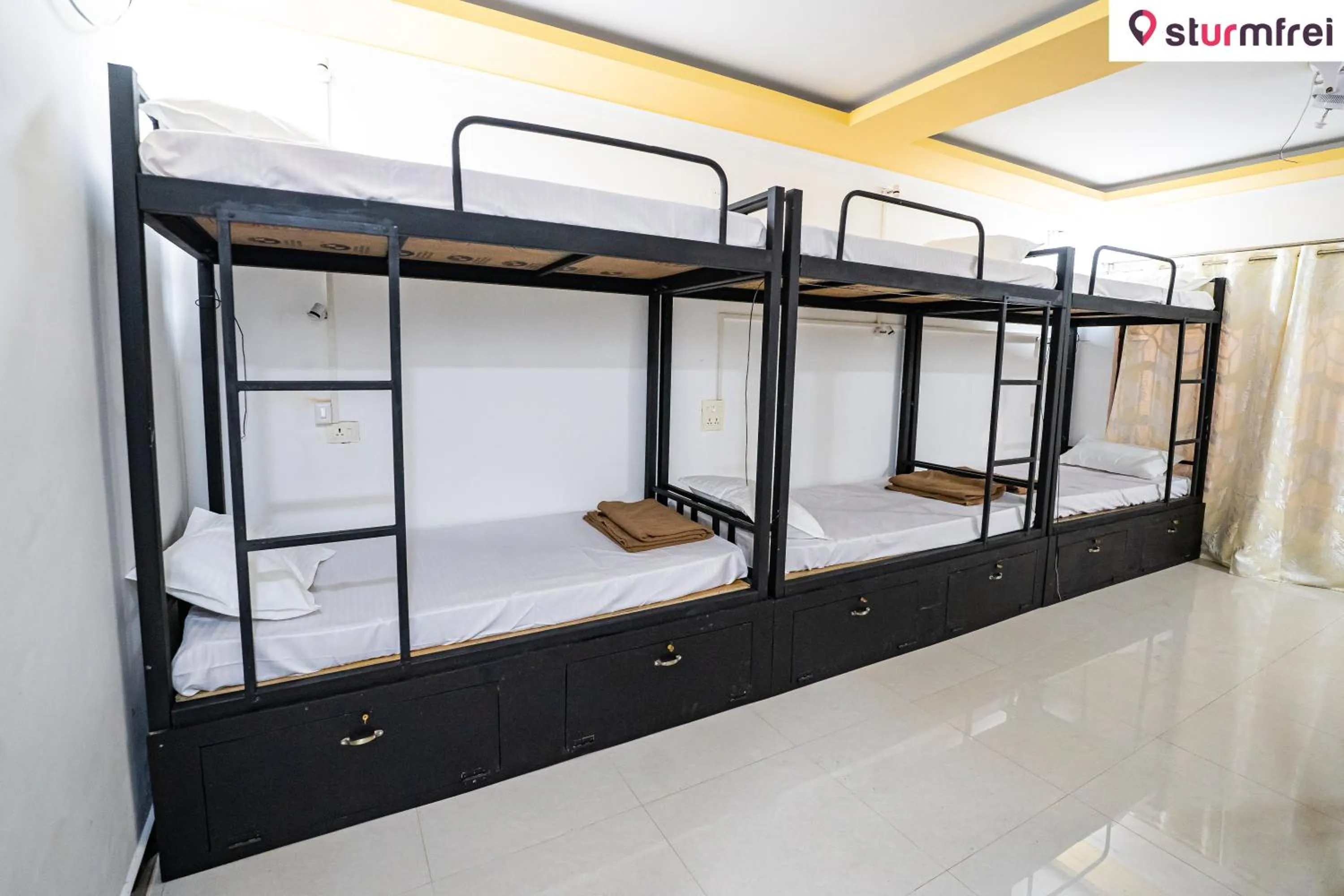 Bunk Bed in Mixed Dormitory Room in Jungle by sturmfrei Palolem