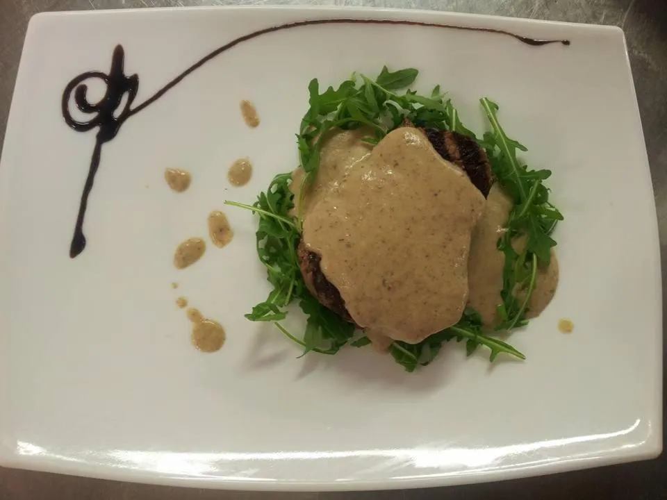 Restaurant/places to eat in Hotel Industria