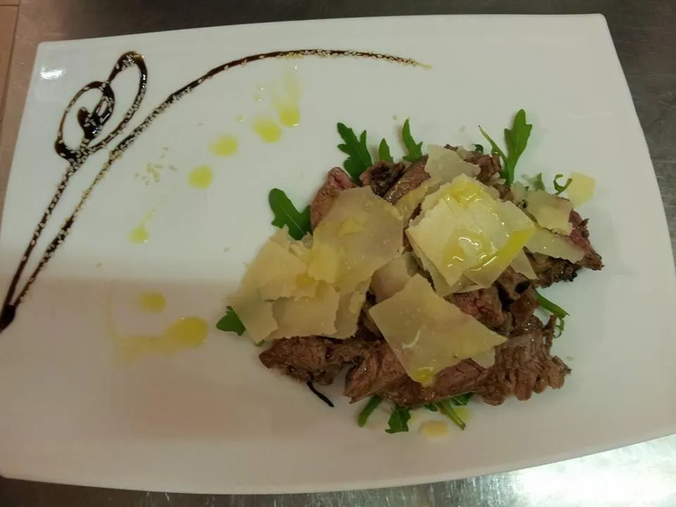 Restaurant/places to eat in Hotel Industria