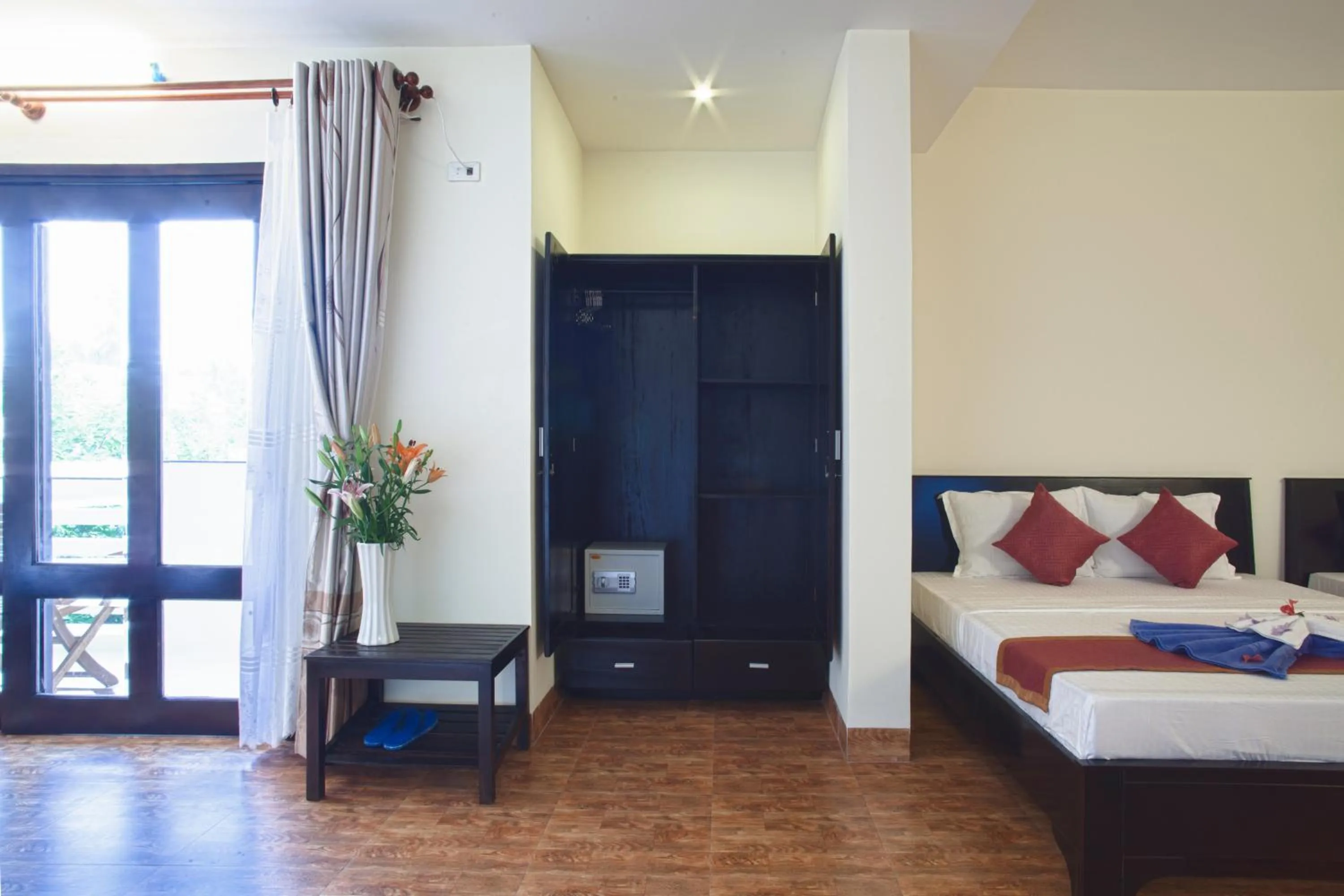 Photo of the whole room in Sun & Sands Beach Hotel