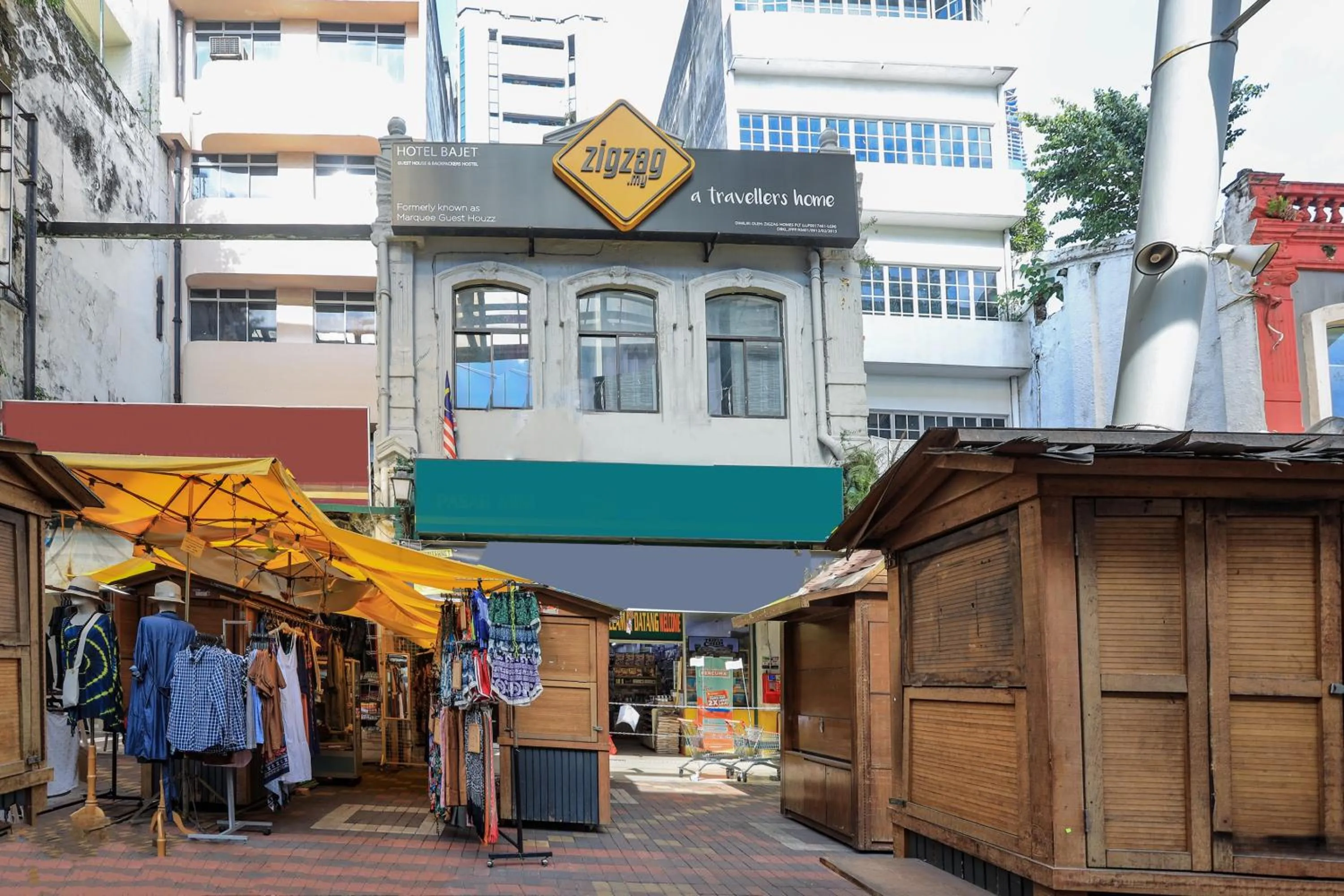 Facade/entrance in SPOT ON 90236 Zigzag Travellers Home