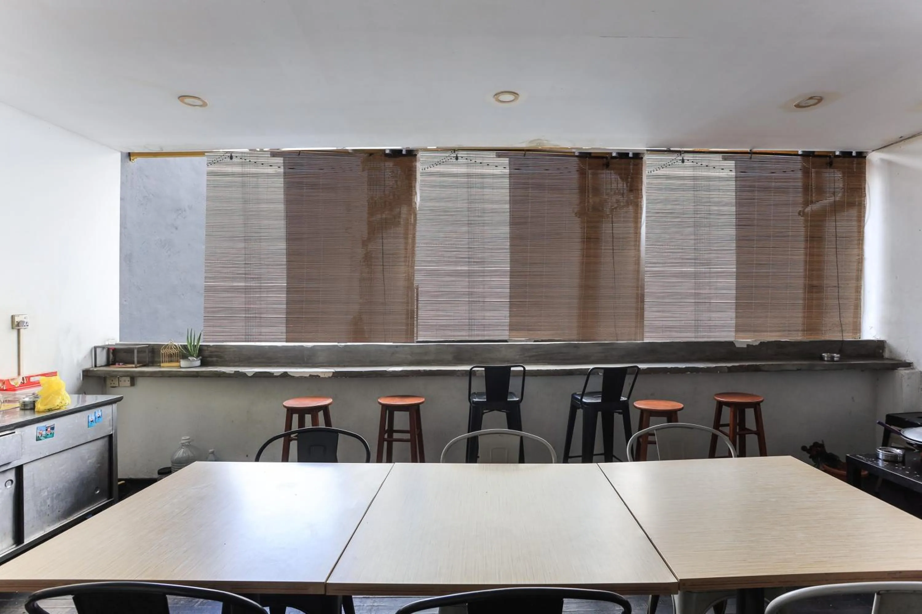 Lobby or reception in SPOT ON 90236 Zigzag Travellers Home