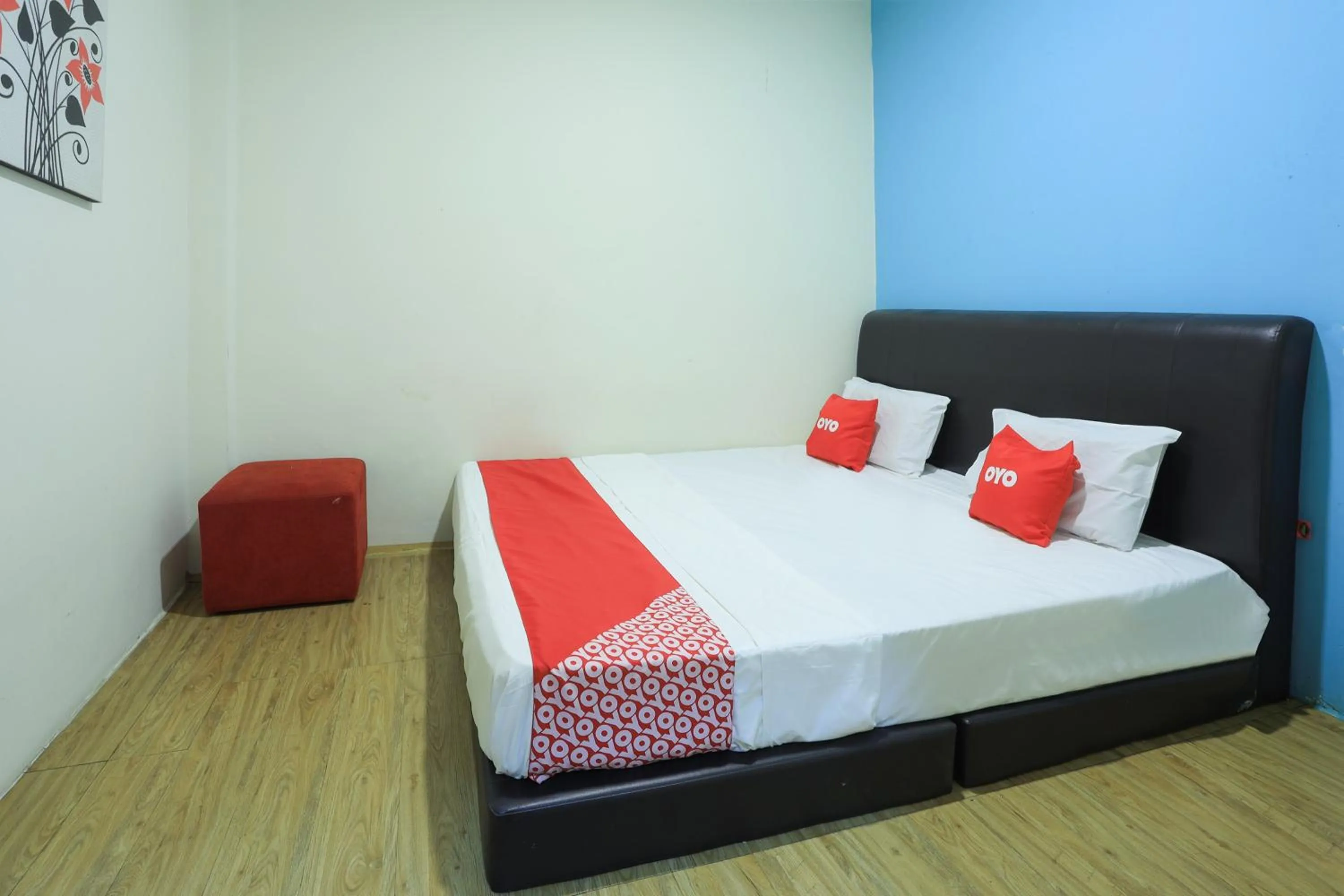 Bedroom in SPOT ON 90236 Zigzag Travellers Home