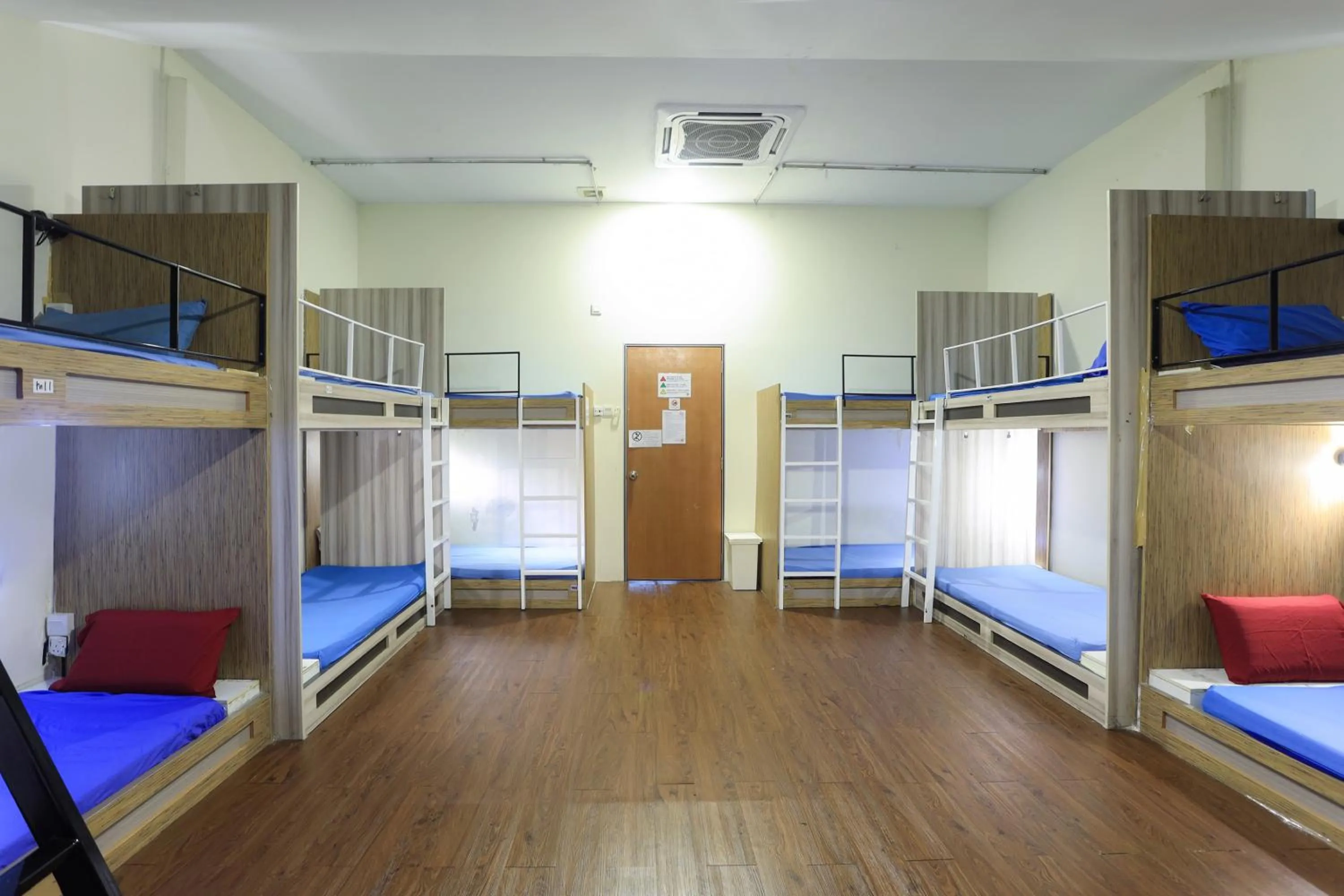 Photo of the whole room in SPOT ON 90236 Zigzag Travellers Home