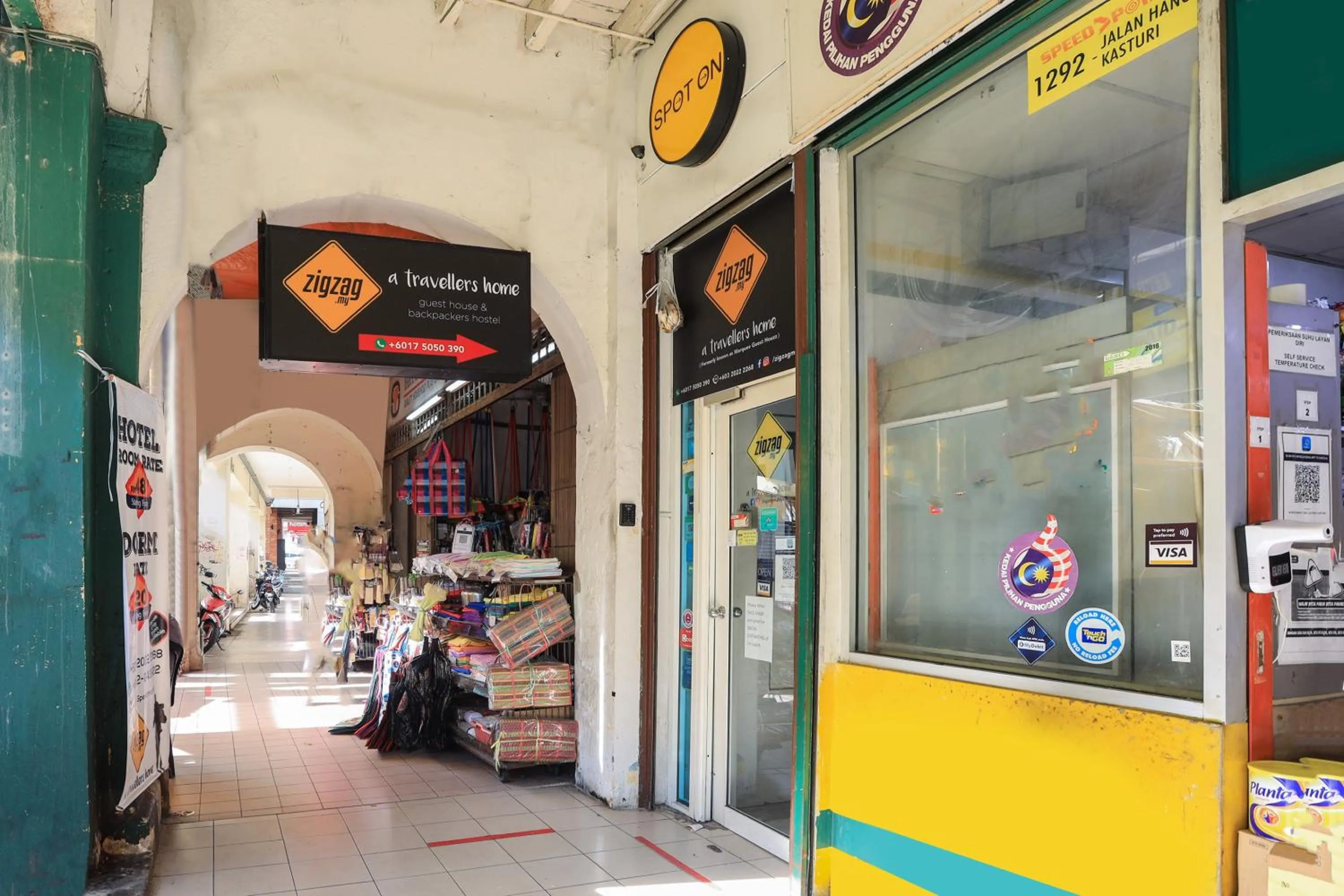 Facade/entrance in SPOT ON 90236 Zigzag Travellers Home