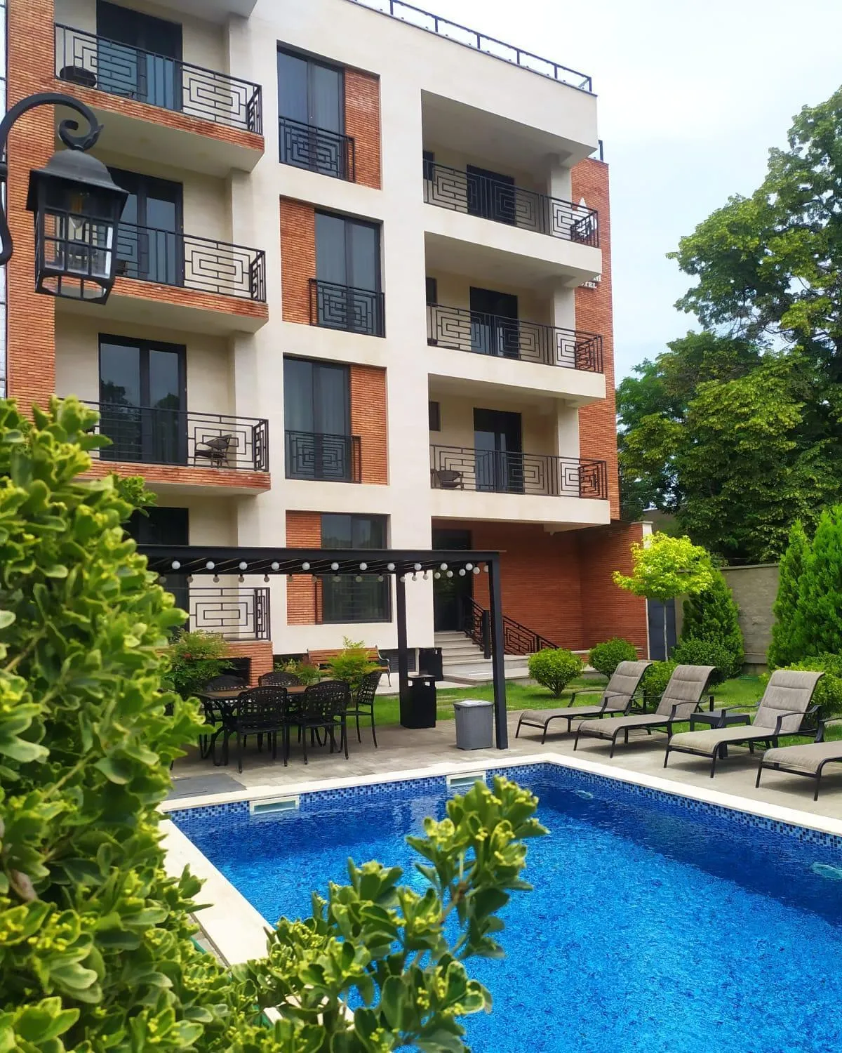 Pool view in Vinum Hotel