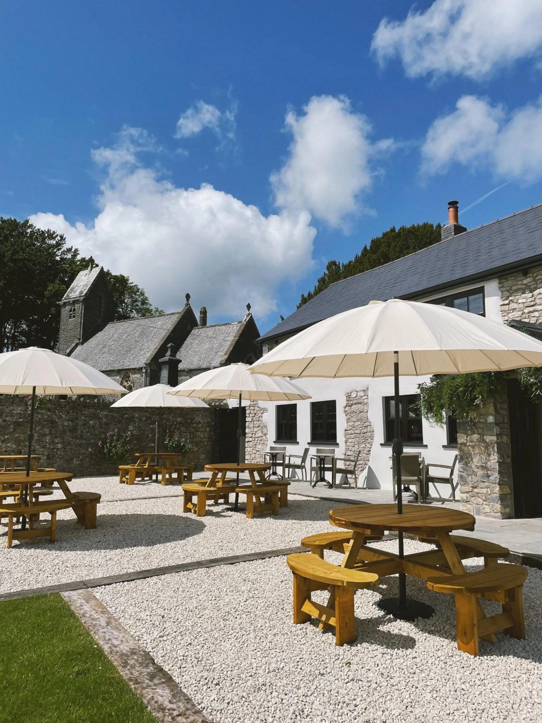 Property building in The White Lion Cowbridge