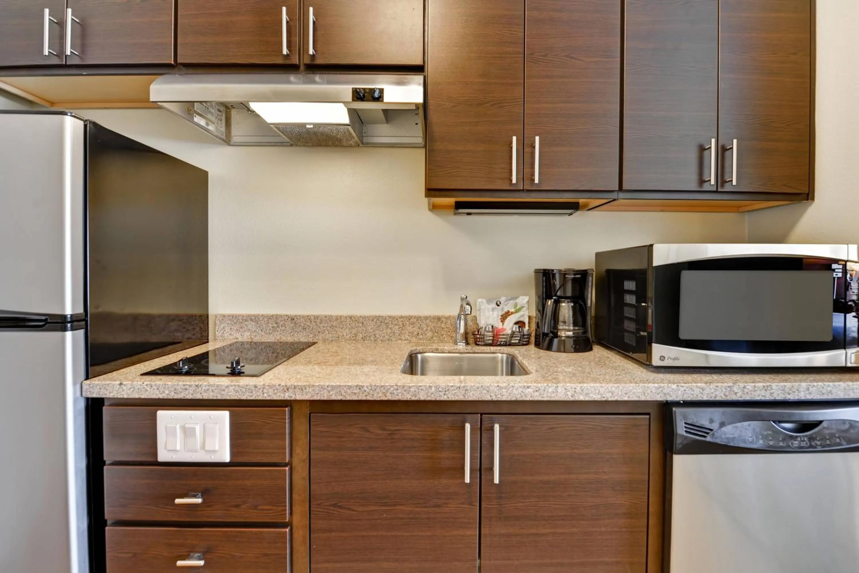 Kitchen or kitchenette in TownePlace Suites by Marriott Jackson Ridgeland/The Township at Colony Park