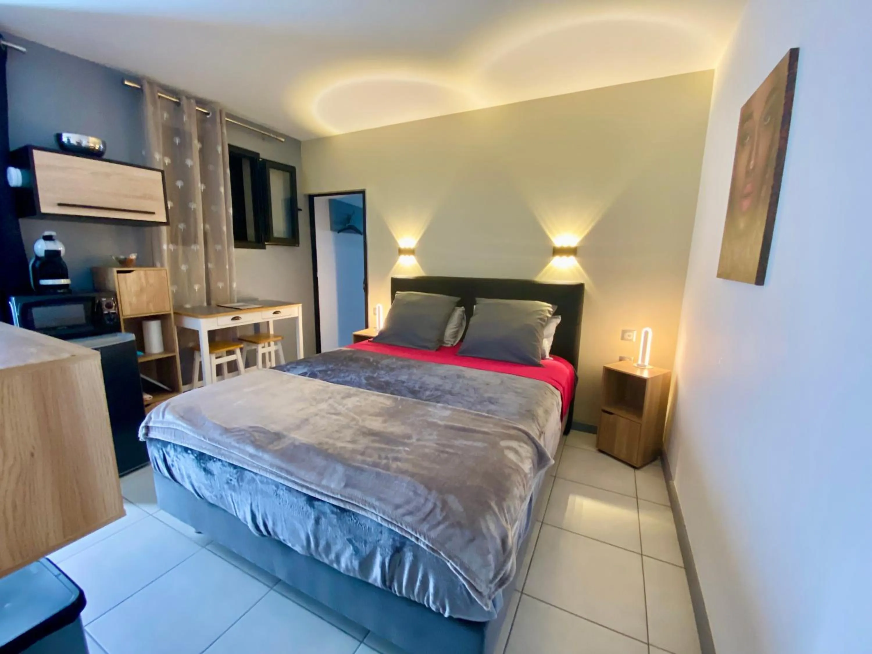 Bed in Hostal 170 Room 15 Service Appartement