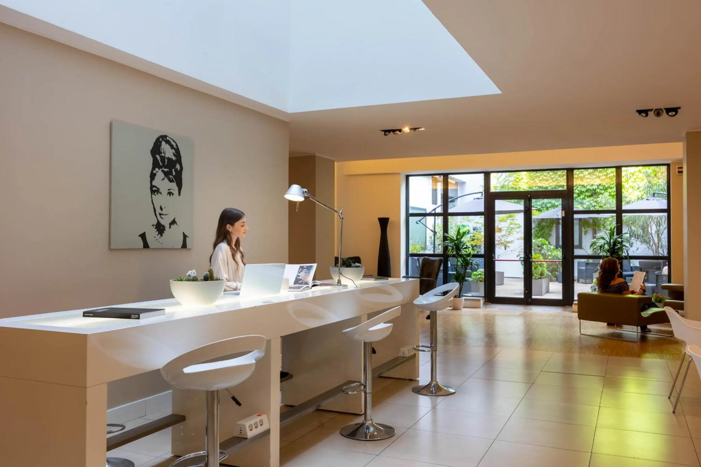 Seating area in iH Hotels Milano Watt 13