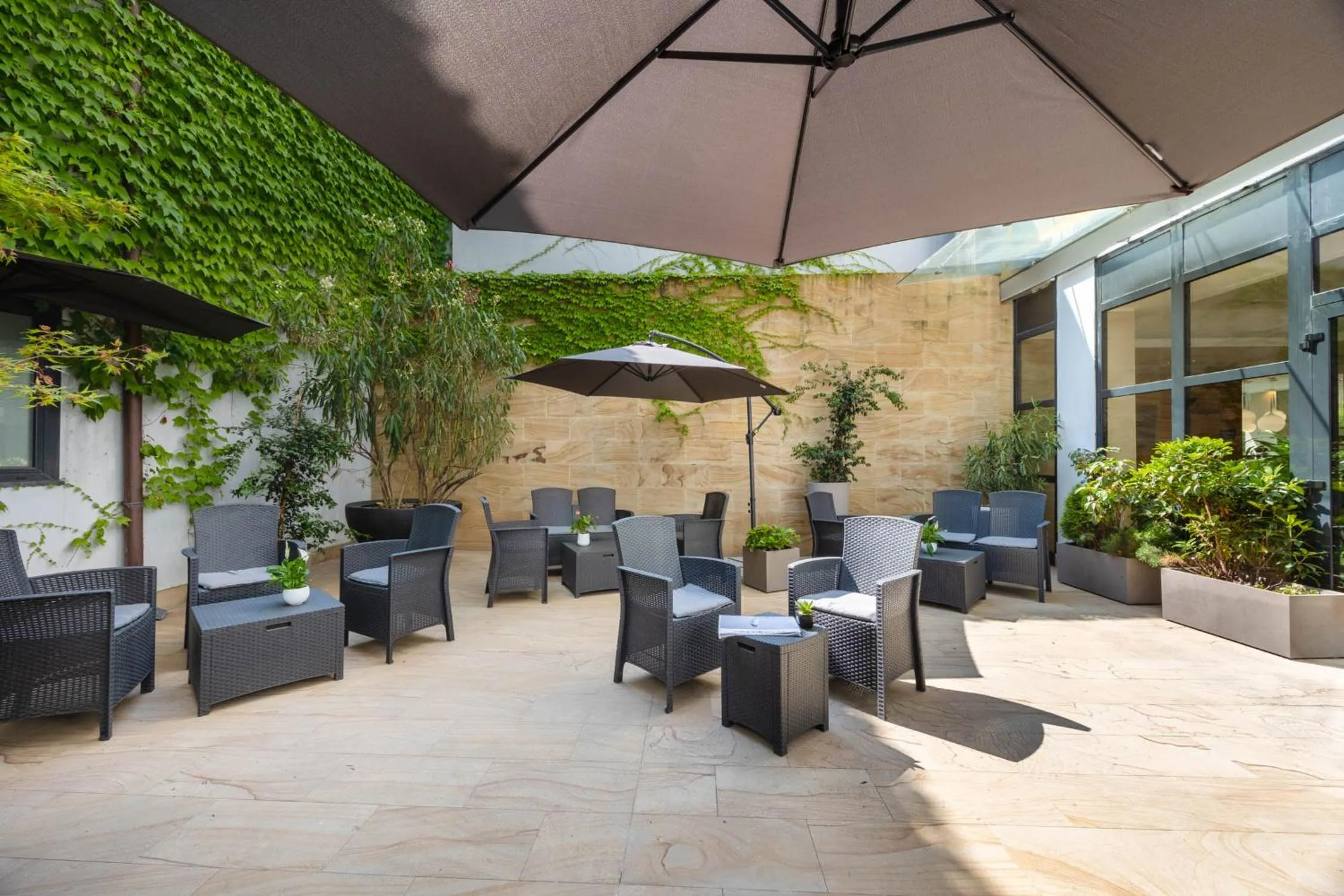 Garden in iH Hotels Milano Watt 13