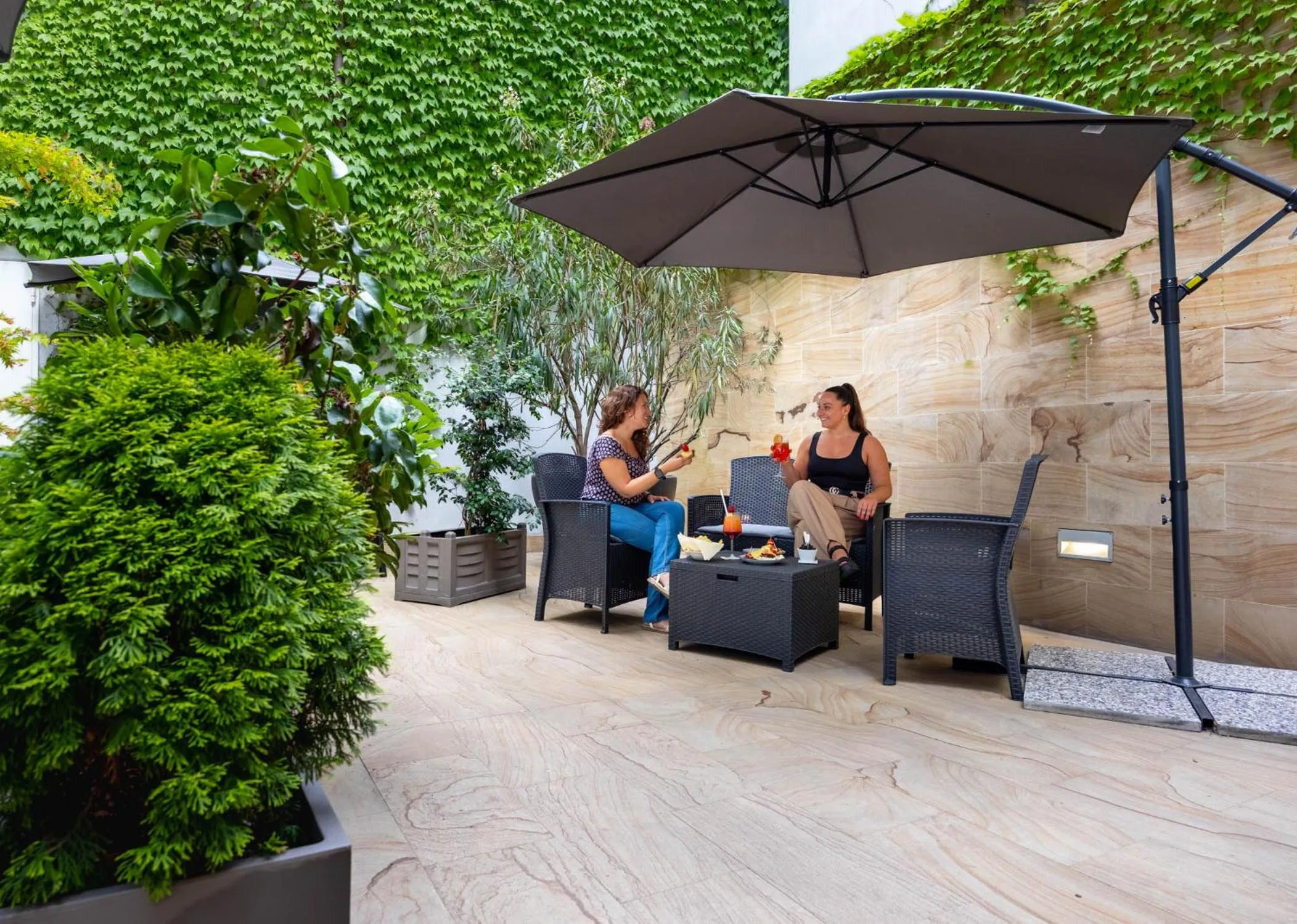 Garden in iH Hotels Milano Watt 13