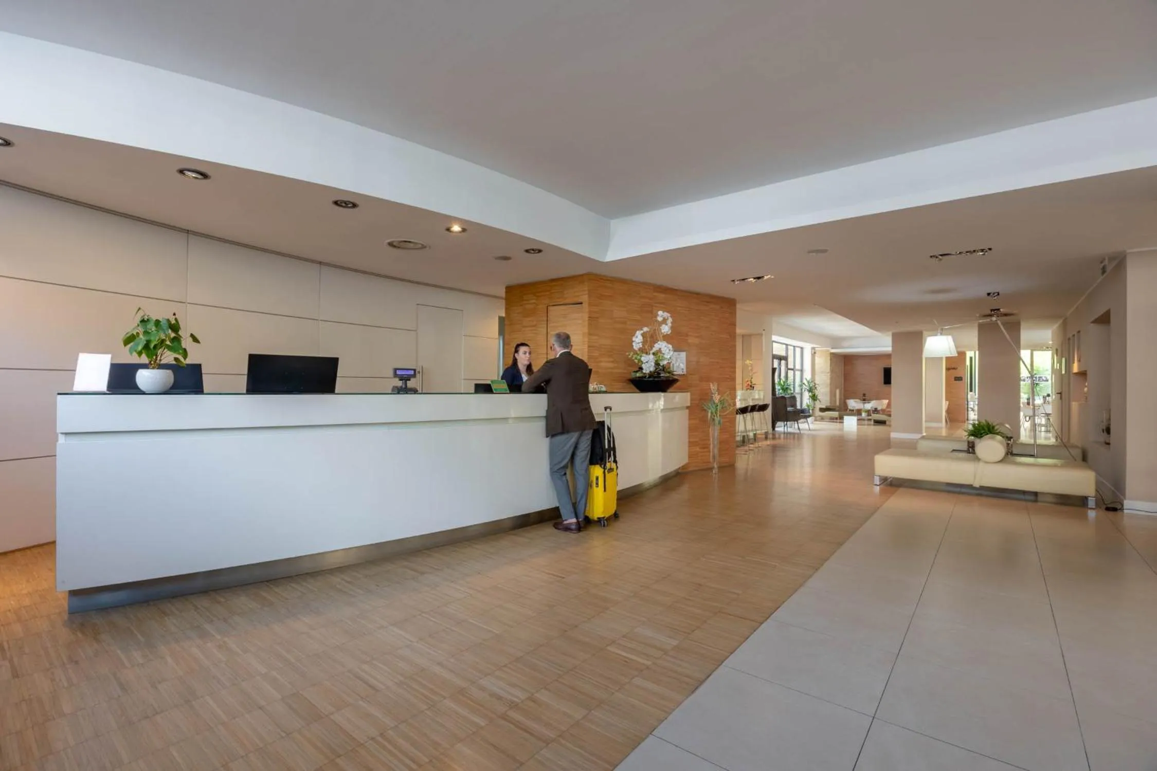 Lobby or reception in iH Hotels Milano Watt 13