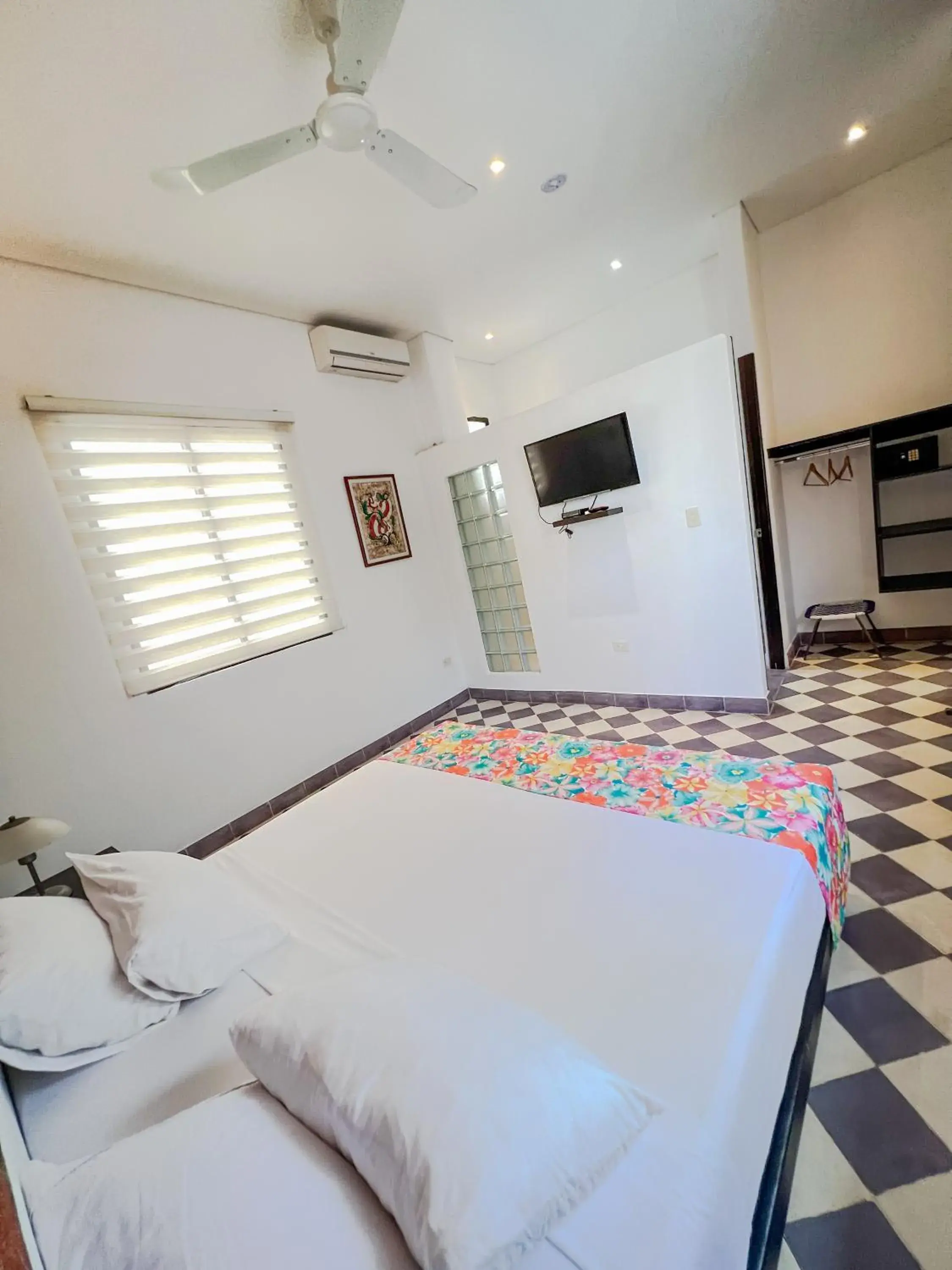 Double Room in The Orange House Santa Marta Double Room in The Orange House Santa Marta
