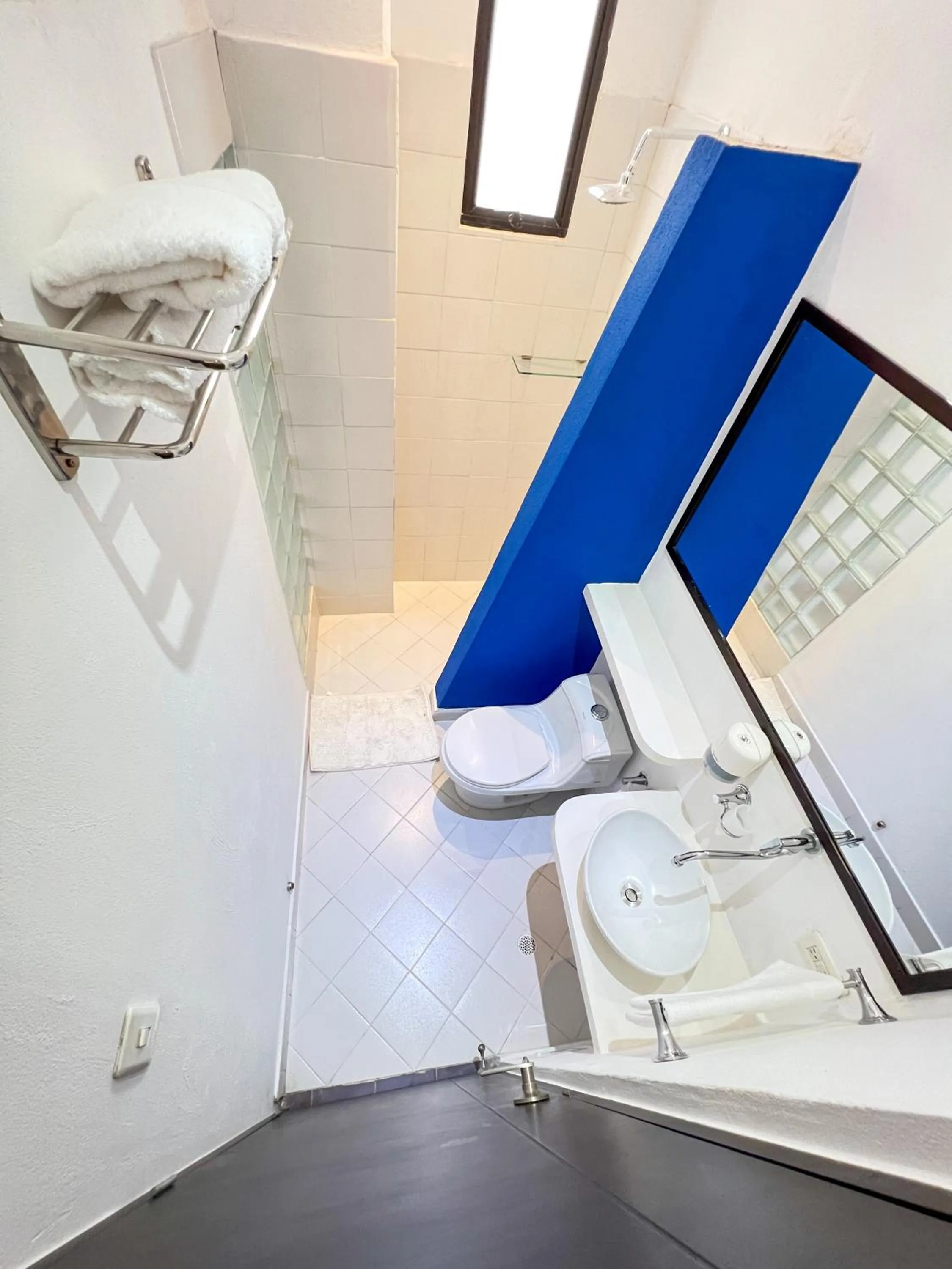 Shower in Hotel Santa Marta by MIJ