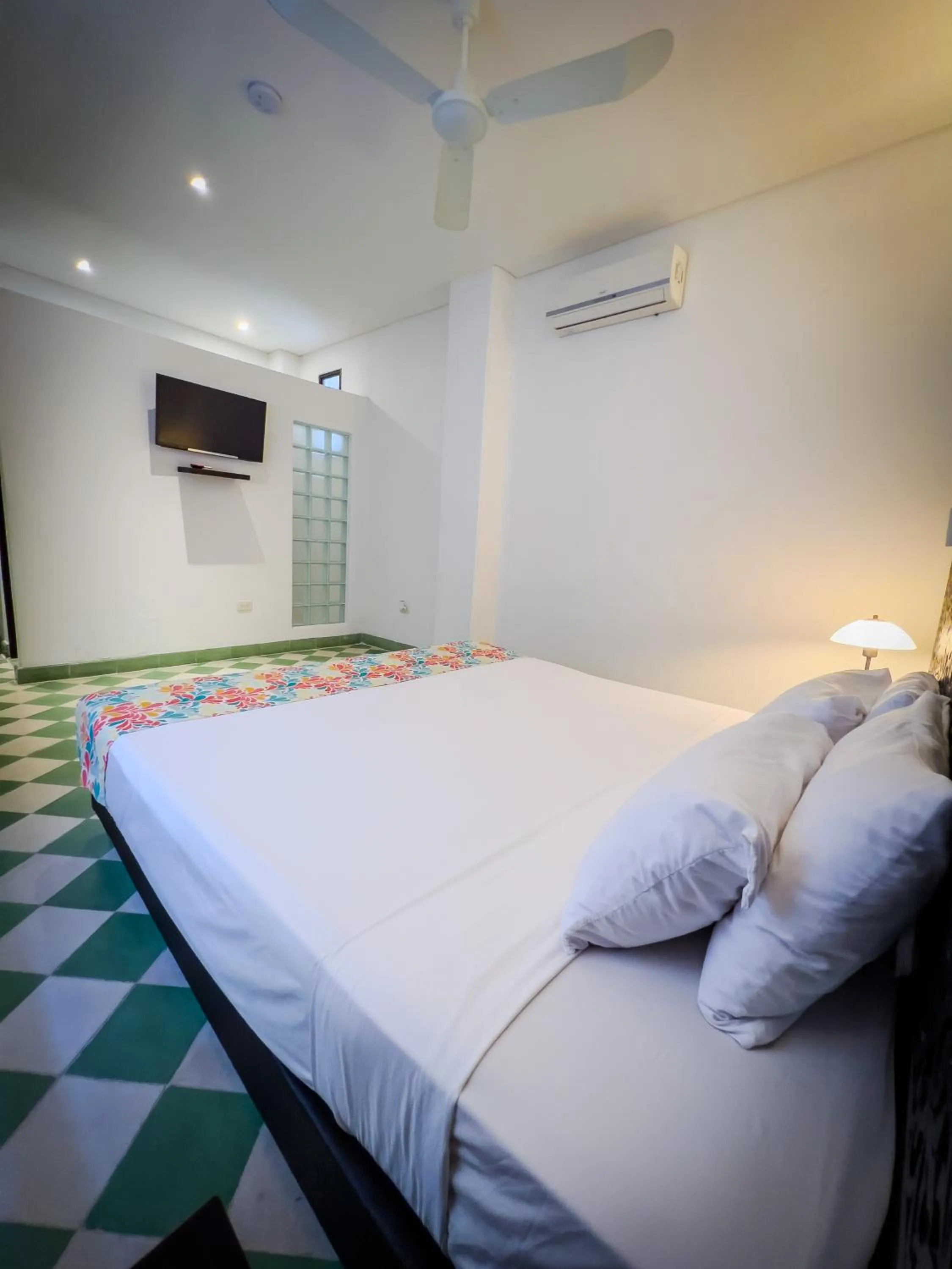 Bed in Hotel Santa Marta by MIJ