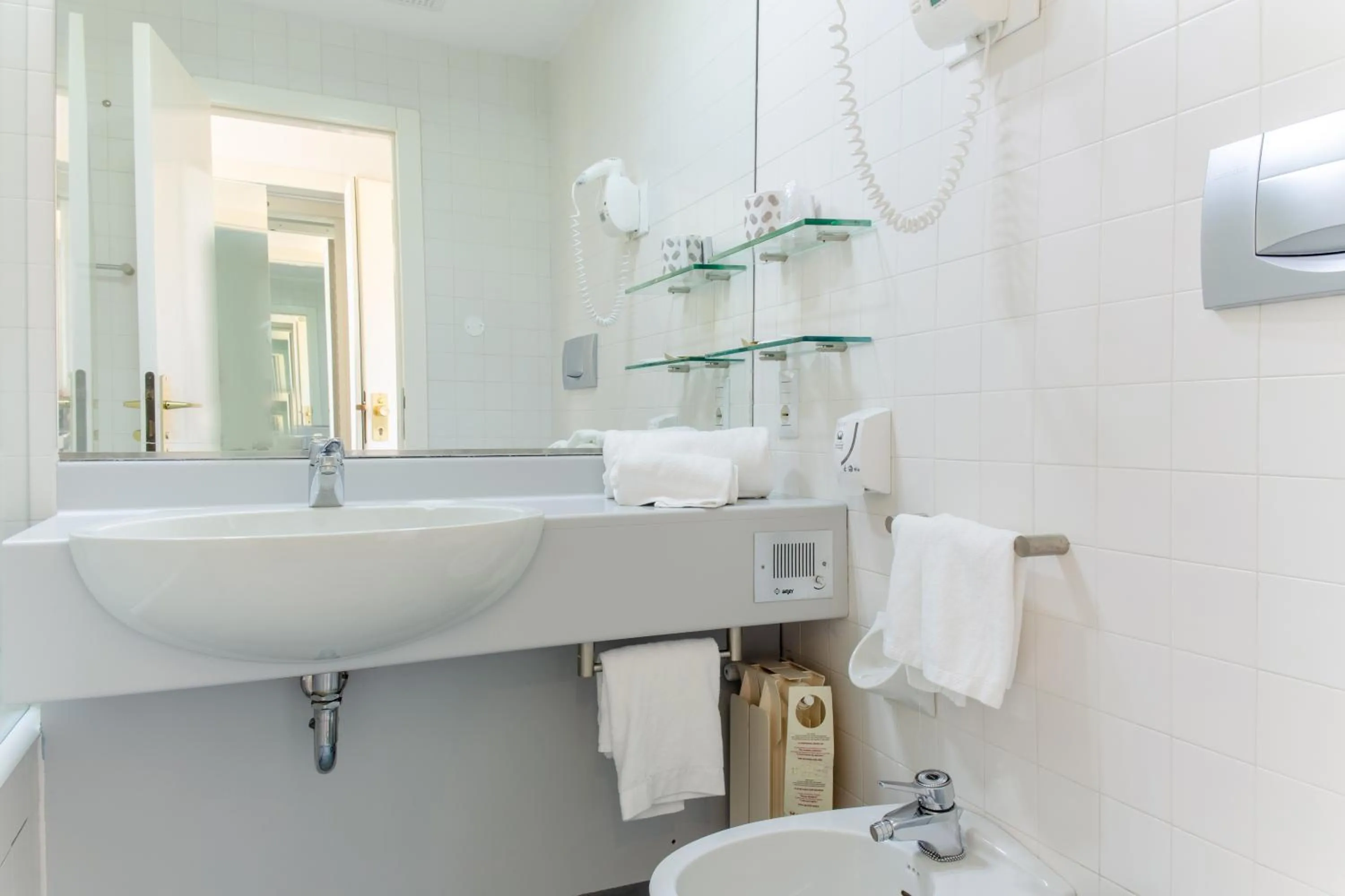 Bathroom in Grand Hotel Pianeta Maratea Resort