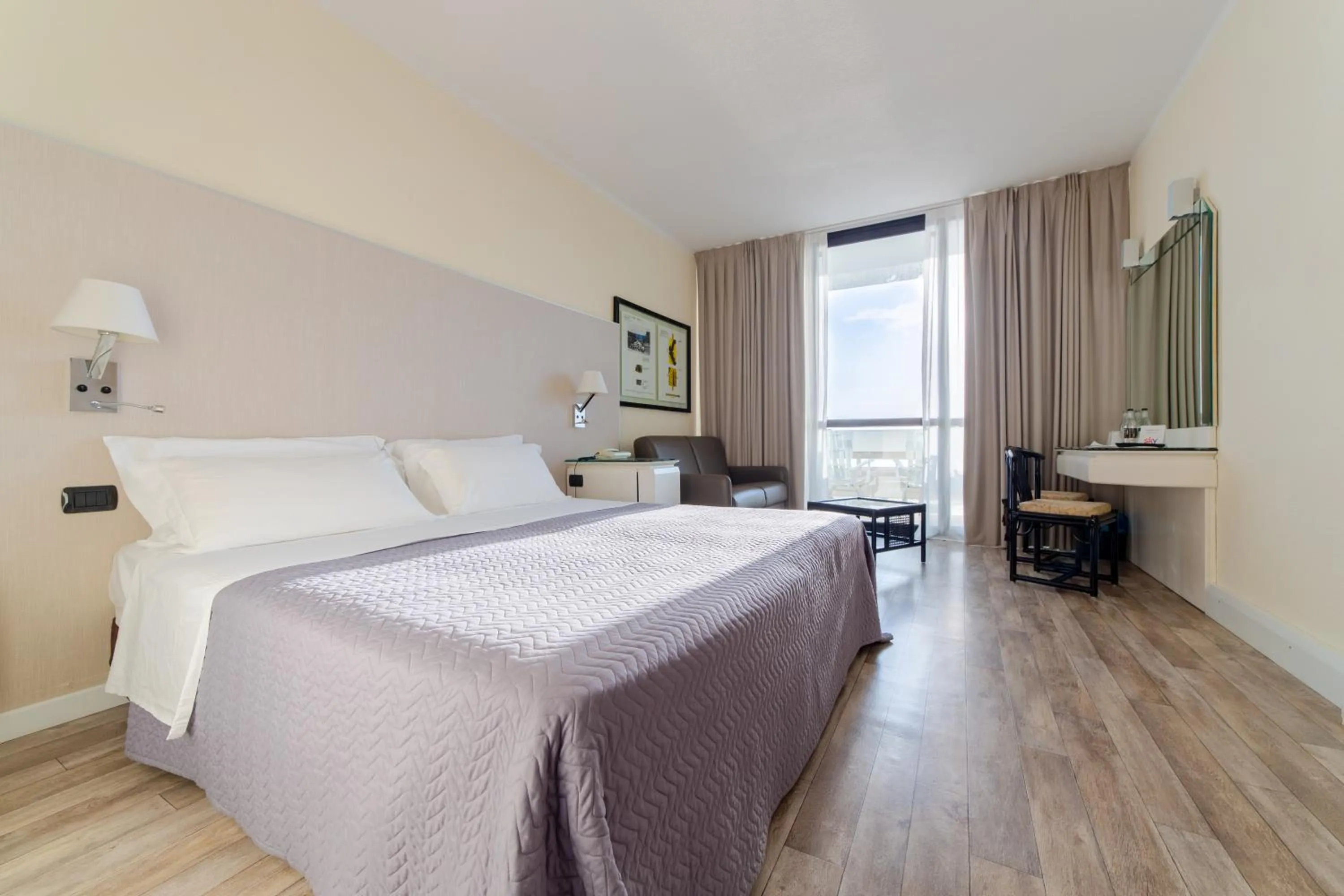 Bedroom, Bed in Grand Hotel Pianeta Maratea Resort