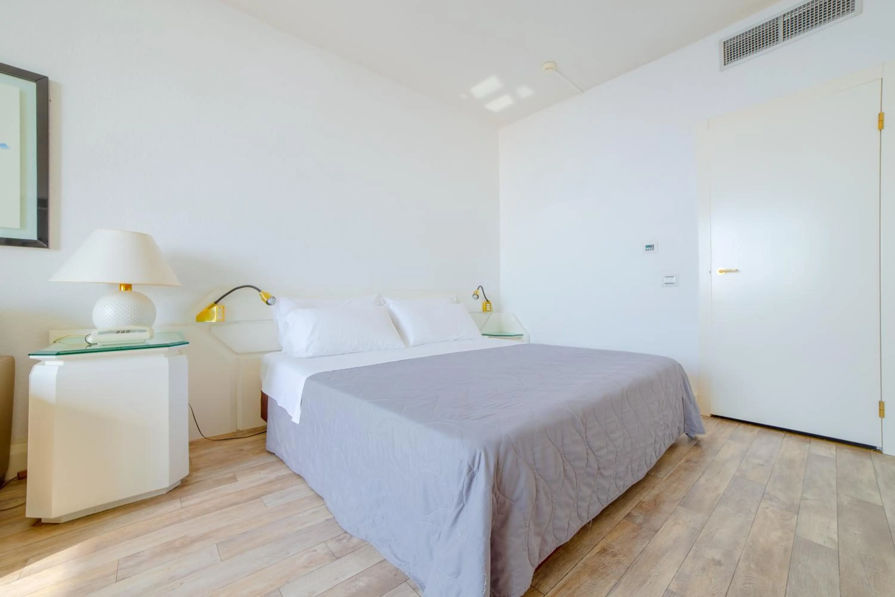 Bedroom, Bed in Grand Hotel Pianeta Maratea Resort