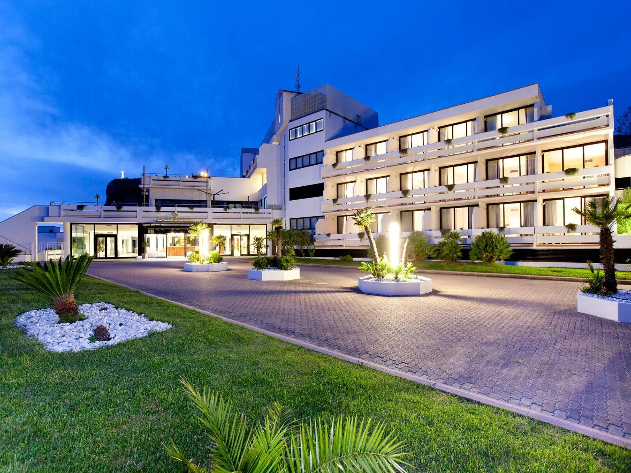 Facade/entrance in Grand Hotel Pianeta Maratea Resort