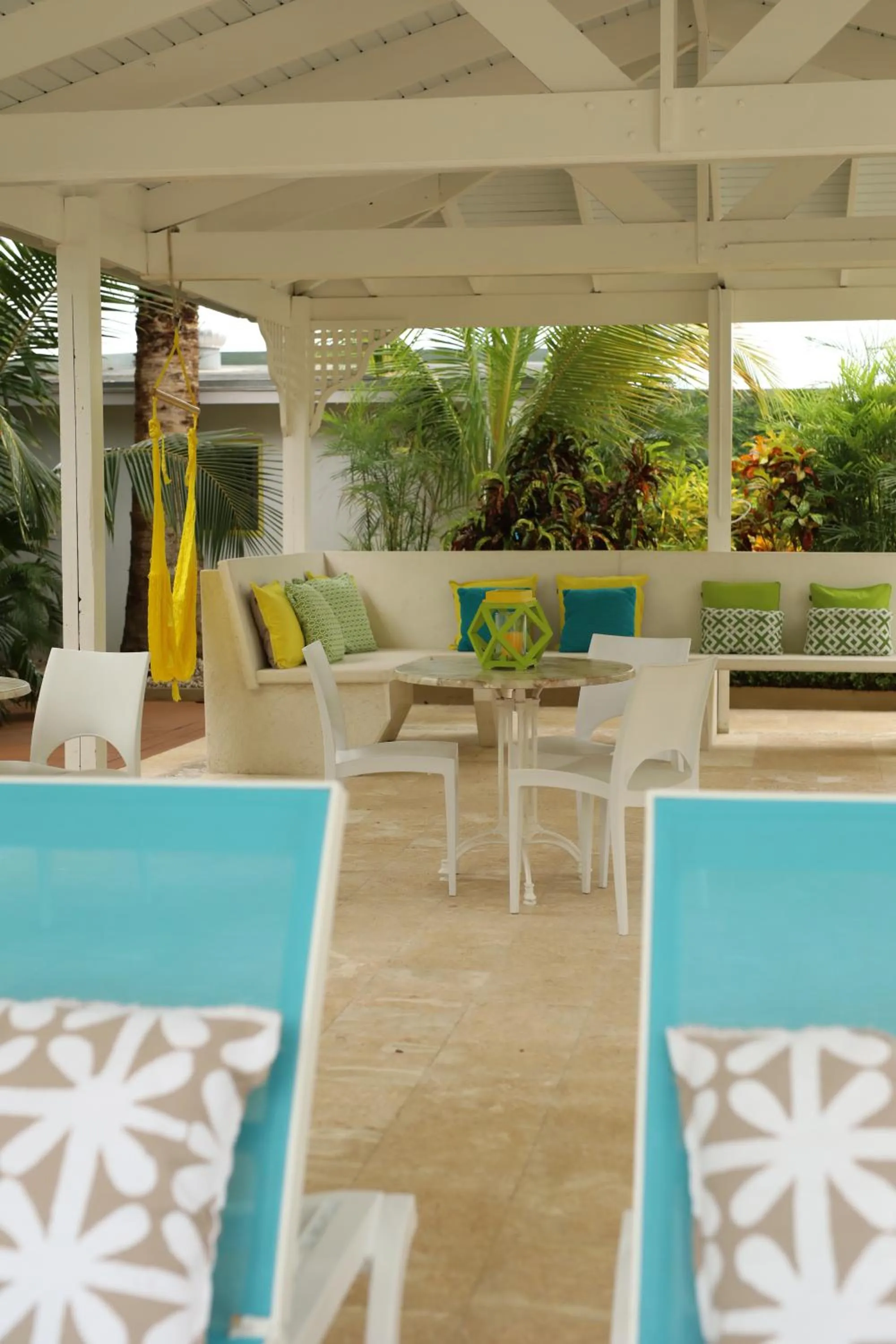 Communal lounge/ TV room in Bubali Bliss Studios & Villas