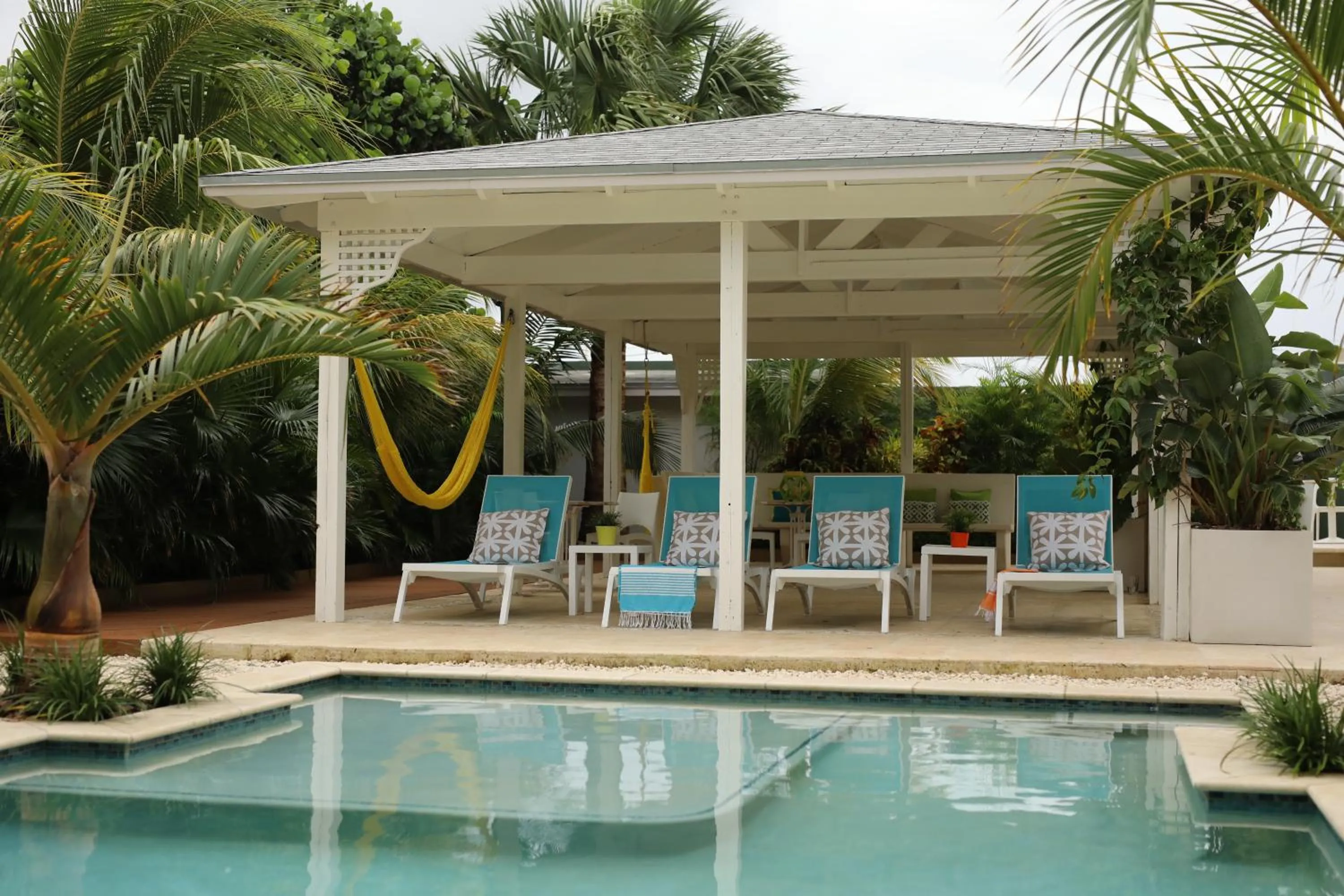 Communal lounge/ TV room in Bubali Bliss Studios & Villas