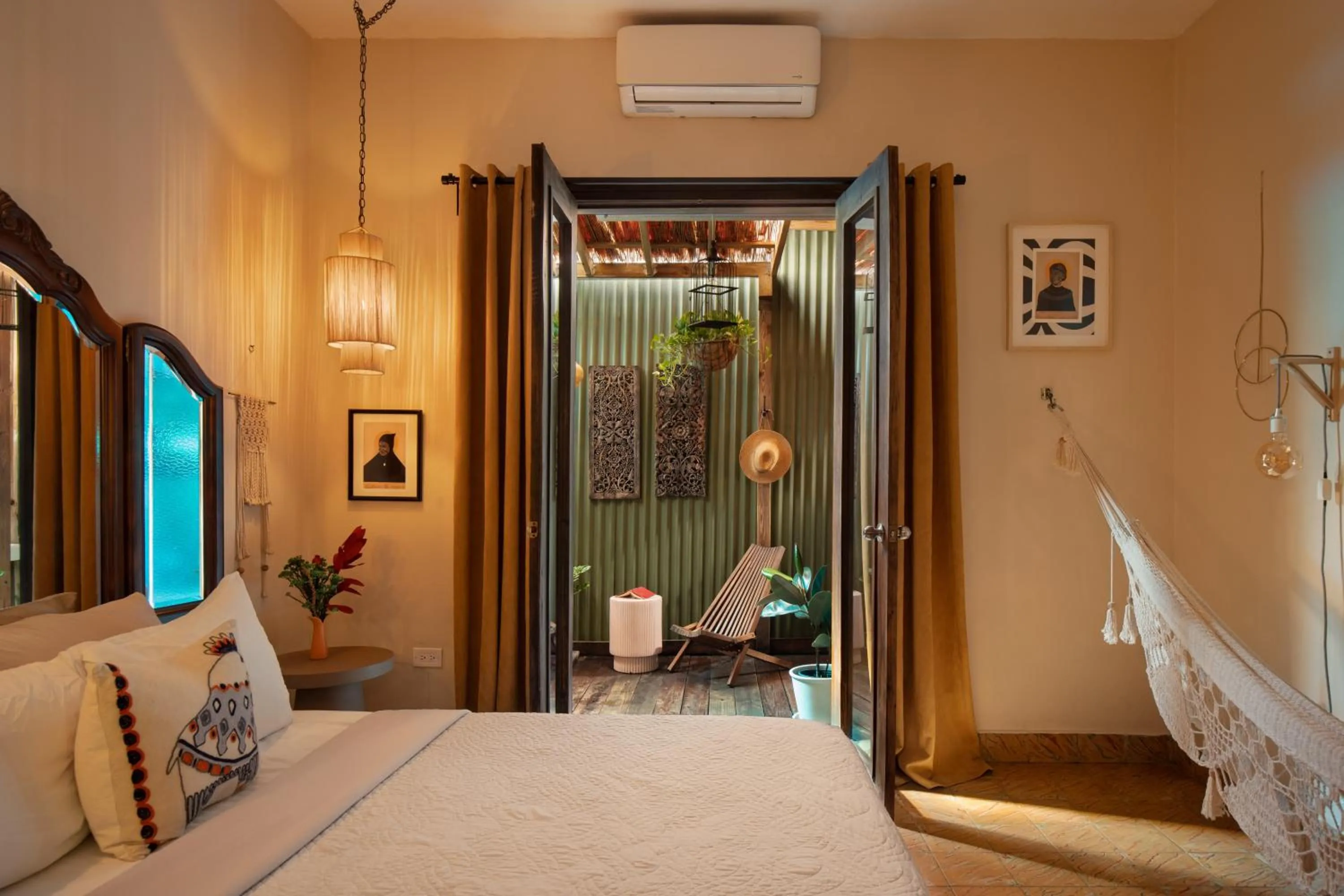 Photo of the whole room, Bed in DREAMCATCHER by DW - ADULTS ONLY