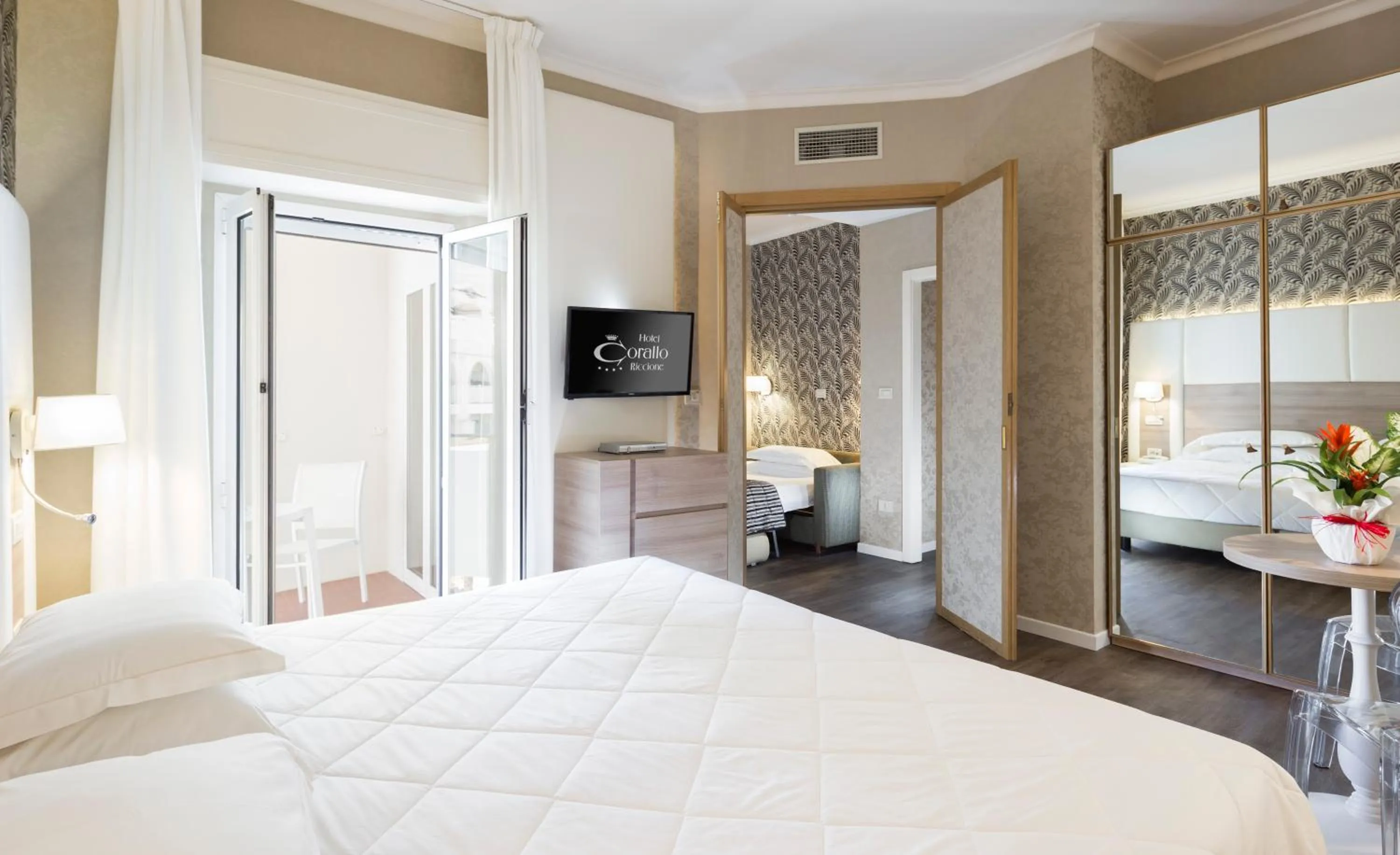 Bedroom, Bed in Hotel Corallo