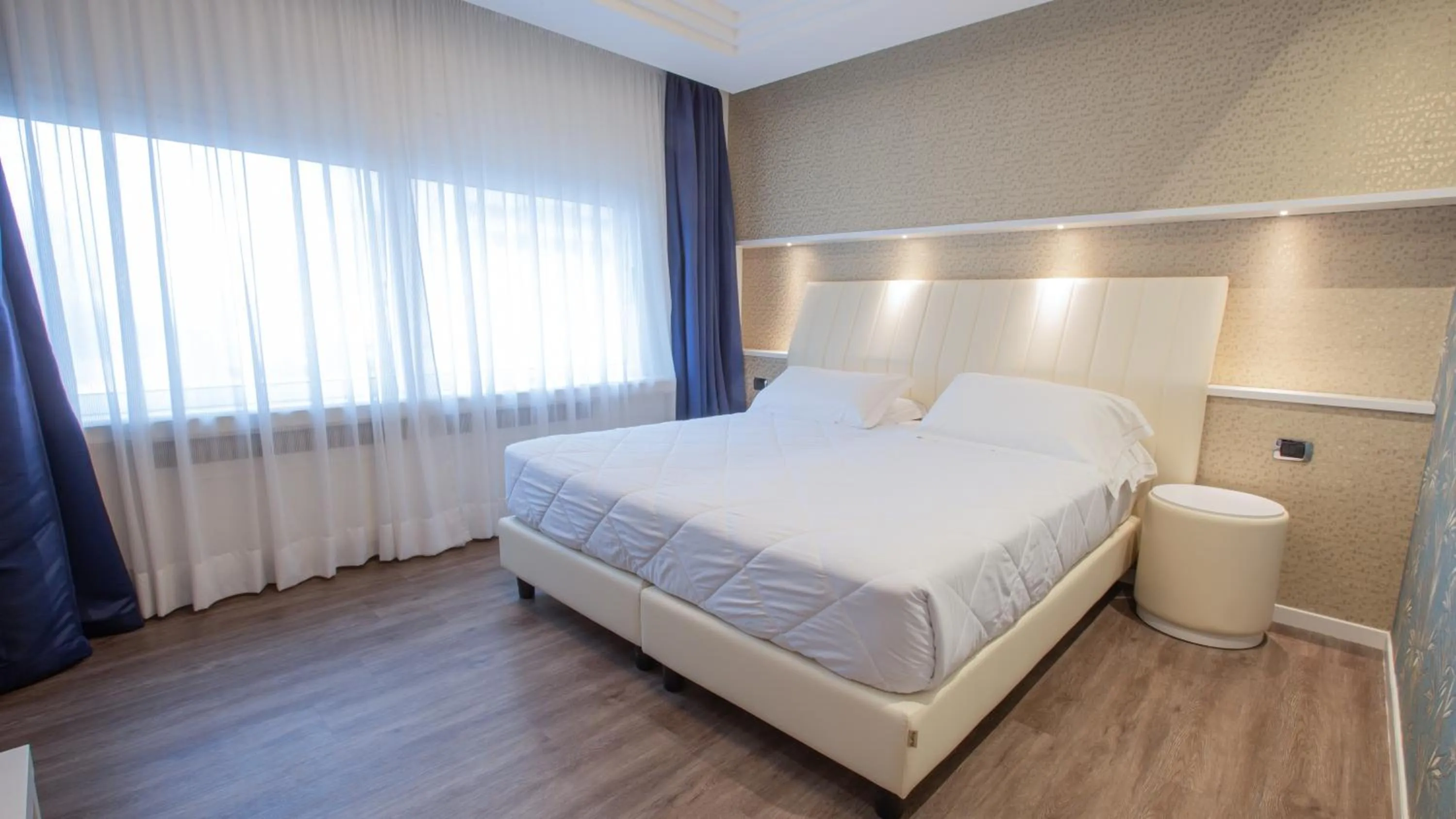 Bedroom, Bed in Hotel Corallo