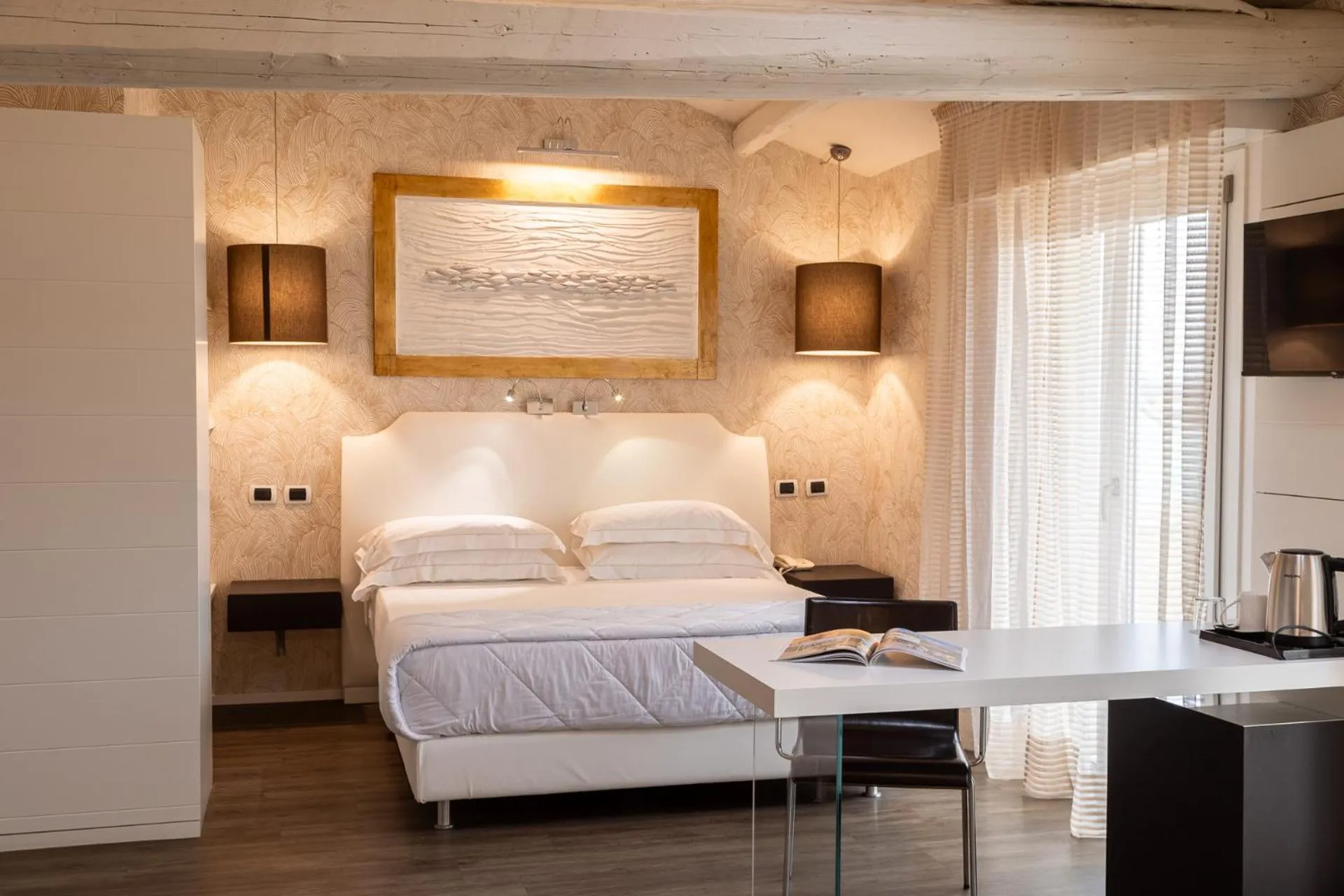 Bedroom, Bed in Hotel Corallo