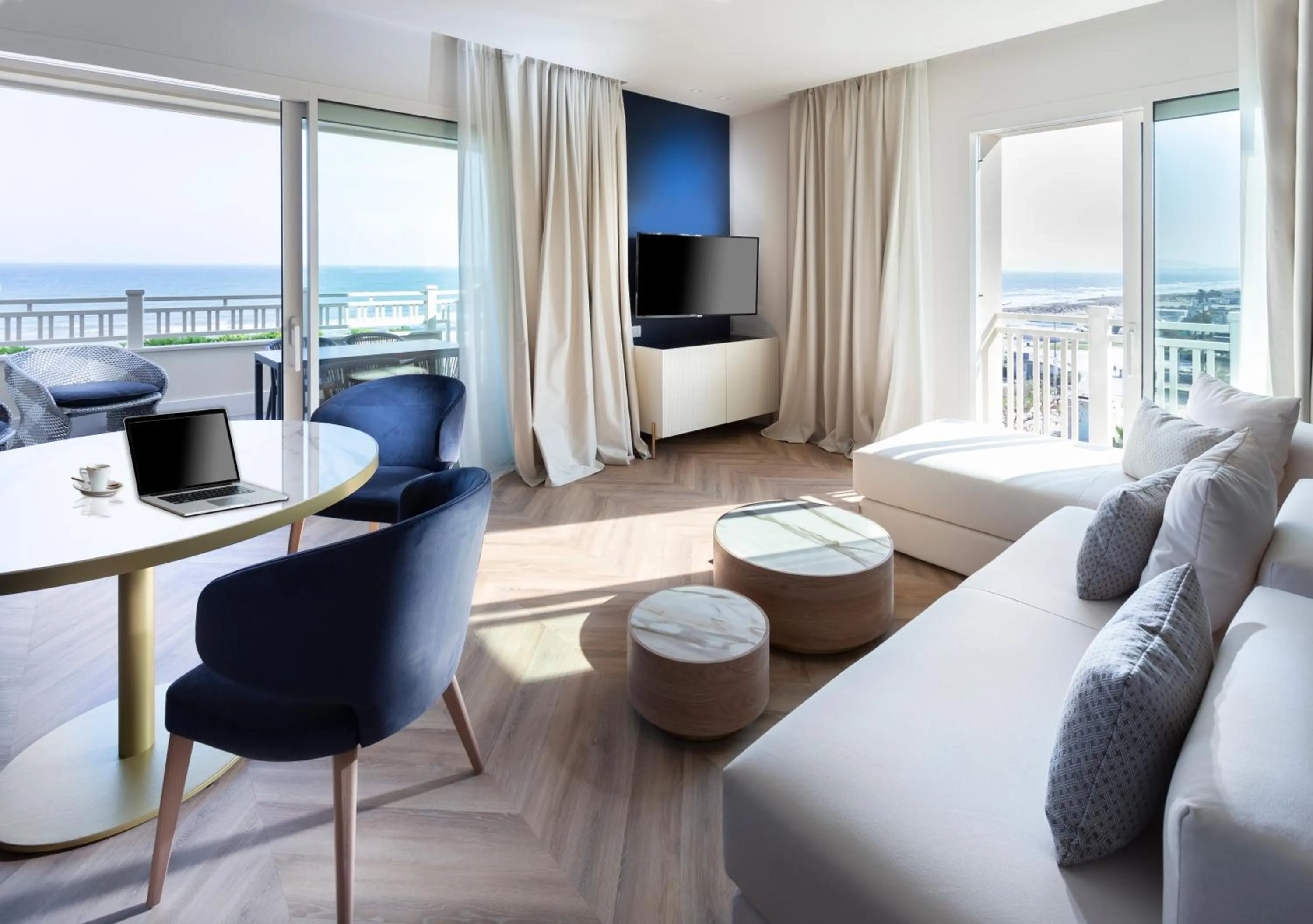 TV and multimedia in Hotel Corallo