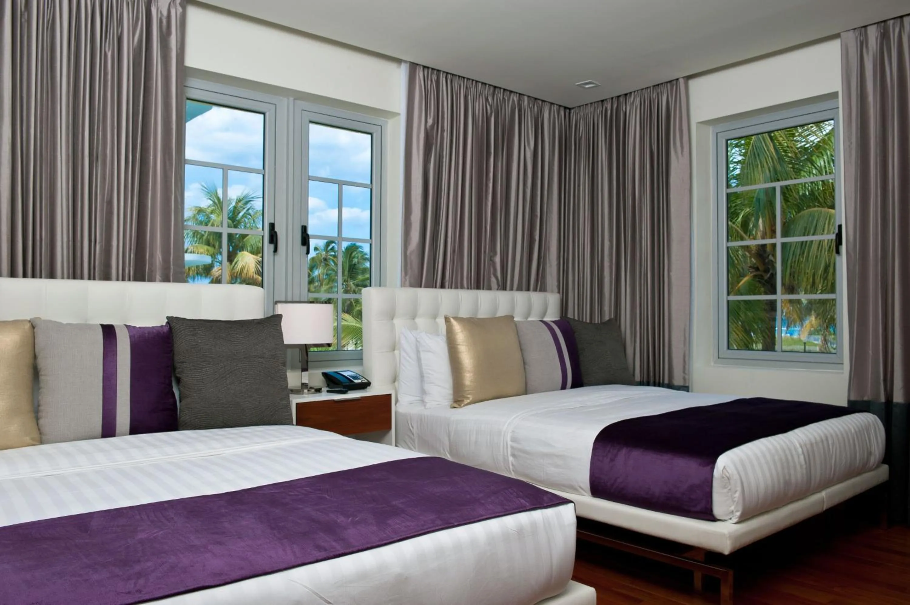 Photo of the whole room, Bed in Leslie Hotel Ocean Drive
