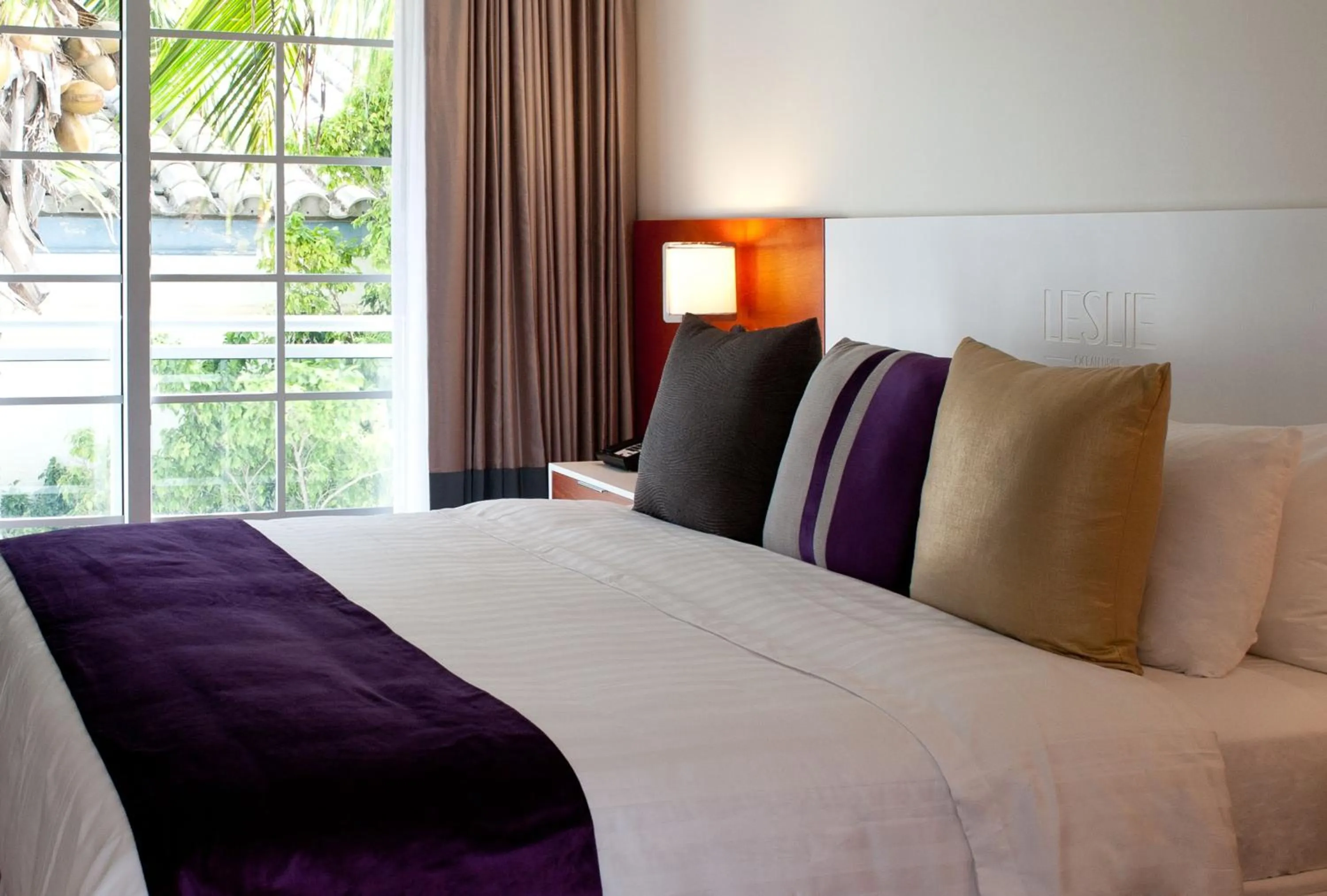 Bed in Leslie Hotel Ocean Drive