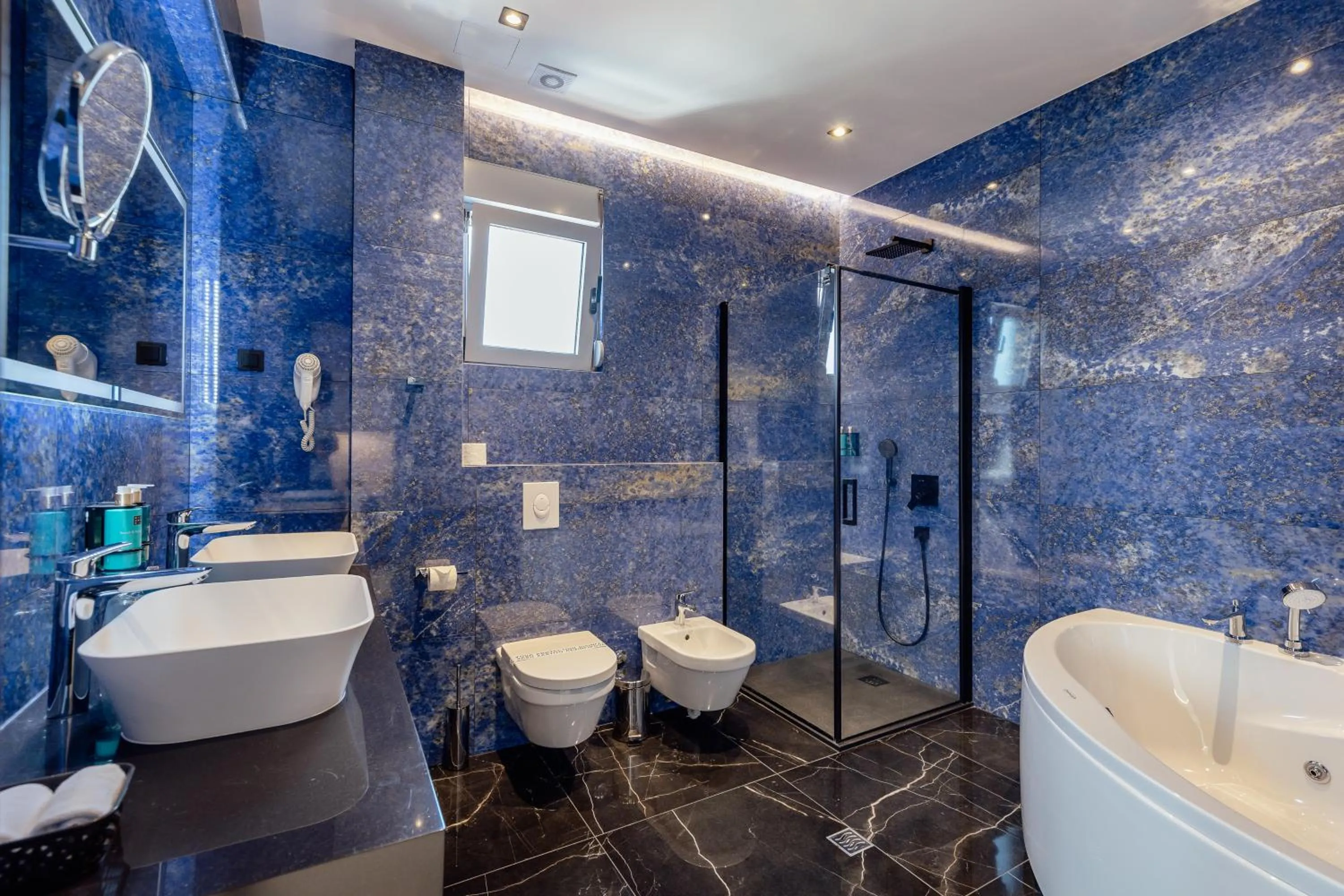 Shower in Garni Hotel Kruso